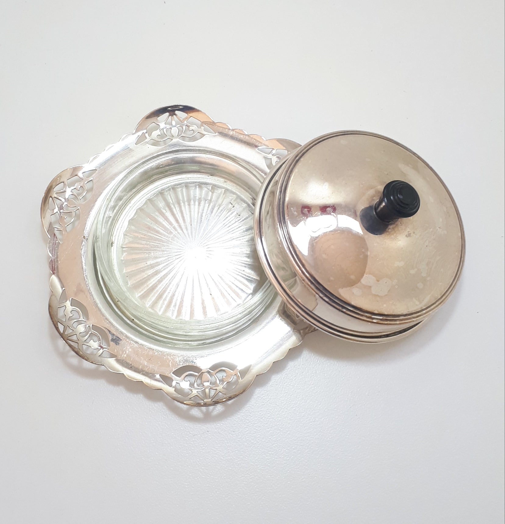 Unity EPNS Butter Dish With Bakelite Finial & Frosted Glass Inner