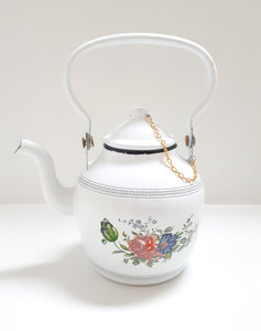 White Garnet Enamel Tea Pot With Flowers – 1.6 Liter Capacity