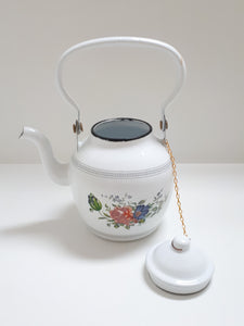 White Garnet Enamel Tea Pot With Flowers – 1.6 Liter Capacity