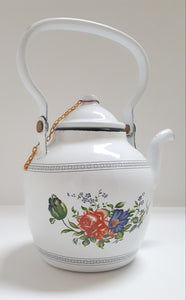 White Garnet Enamel Tea Pot With Flowers – 1.6 Liter Capacity