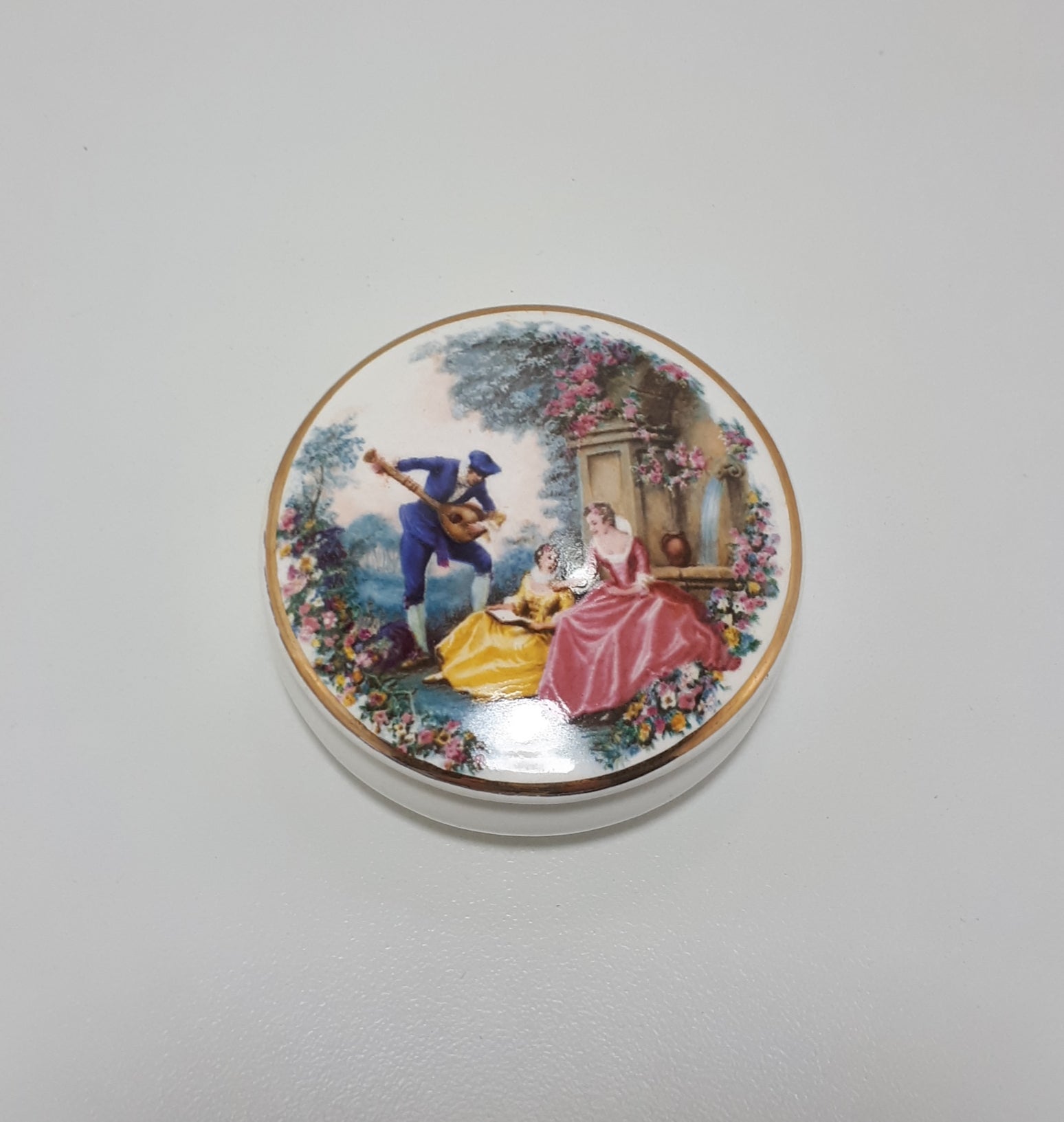 Romance Scenery Porcelain Lidded Trinket Dish
