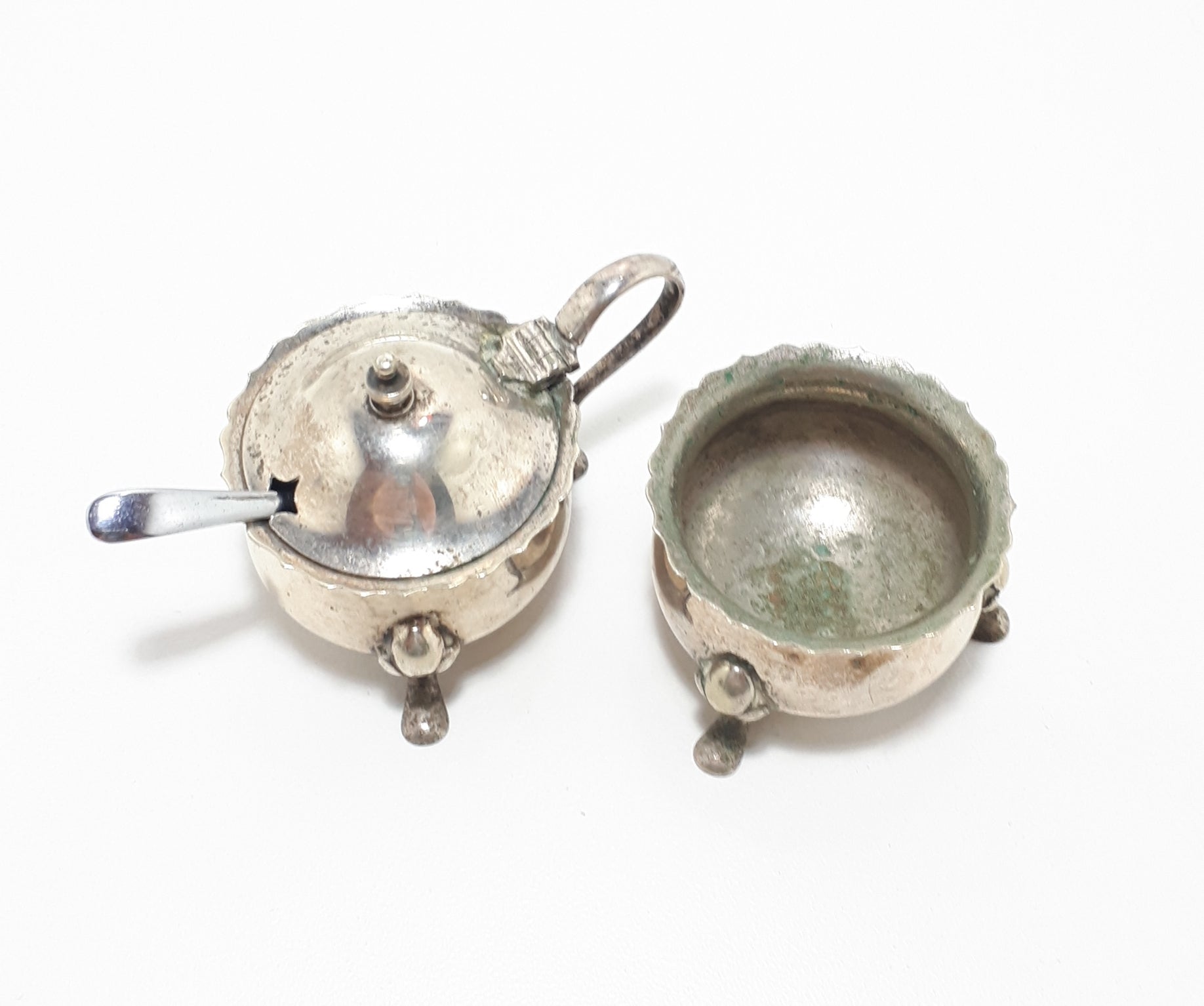 1900’s Antique Set Of Regis Plate Silver Plated Open Salt Pot & Mustard Pot With A Vintage Stainless Steel Mustard Spoon