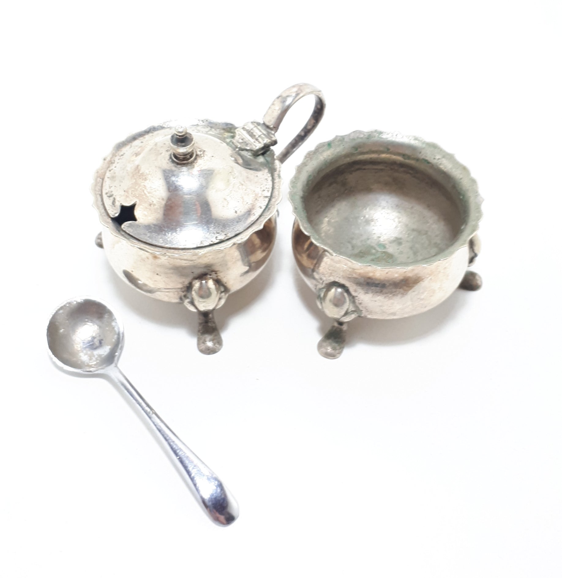 1900’s Antique Set Of Regis Plate Silver Plated Open Salt Pot & Mustard Pot With A Vintage Stainless Steel Mustard Spoon