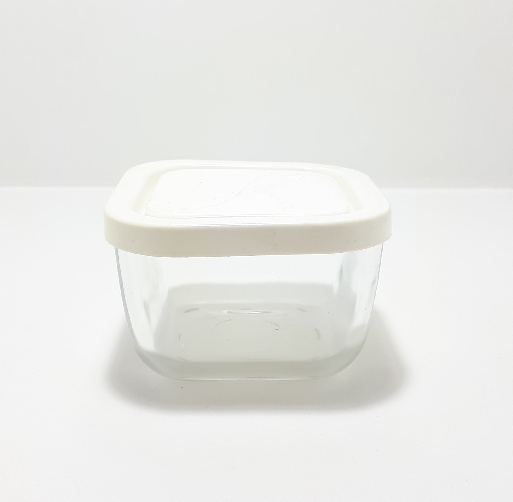 Small Squared Glass Bowl With Plastic Lid
