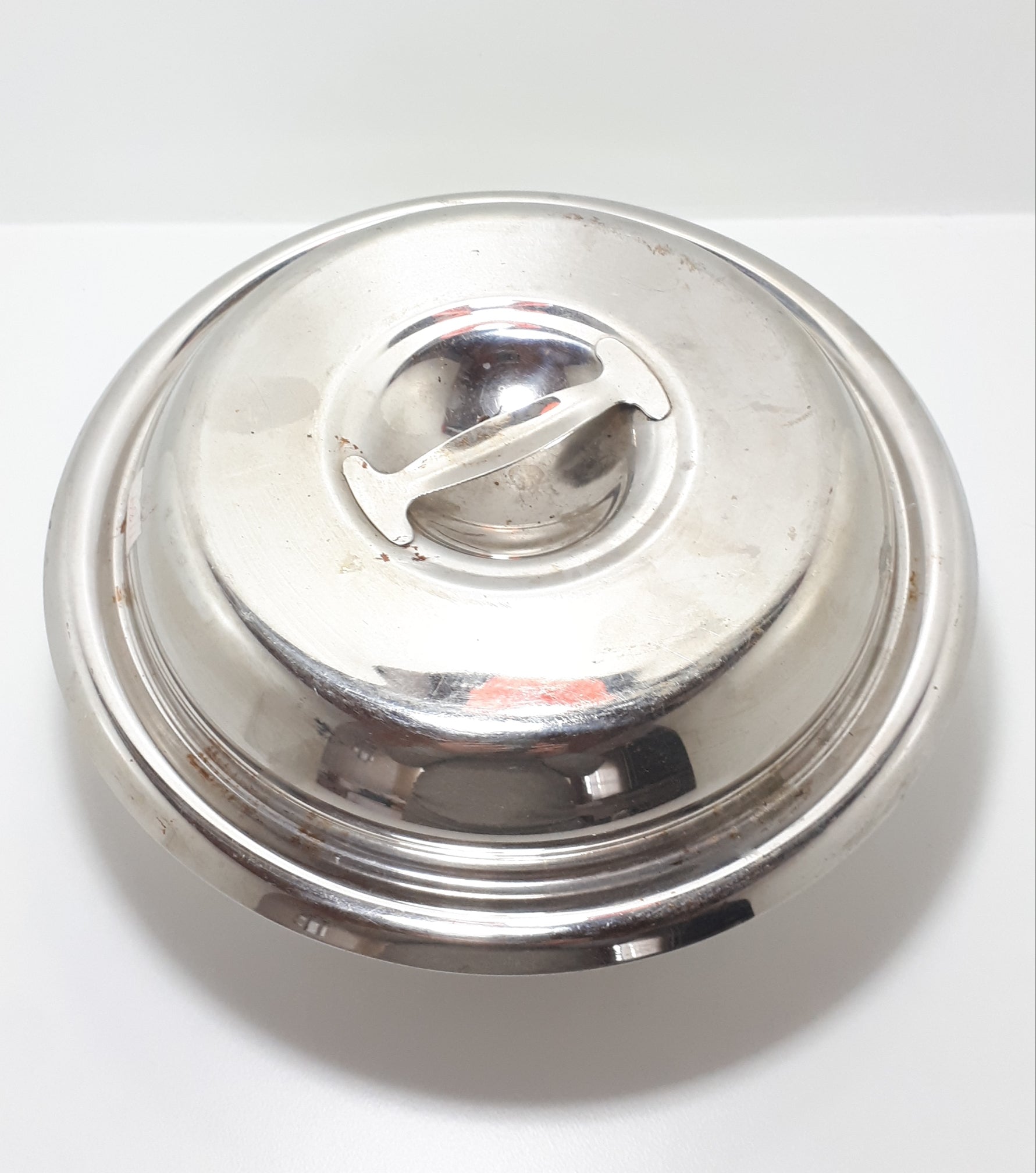 3-Division Vintage Round Stainless Steel Lidded Dish – Removable 3-Division Divider