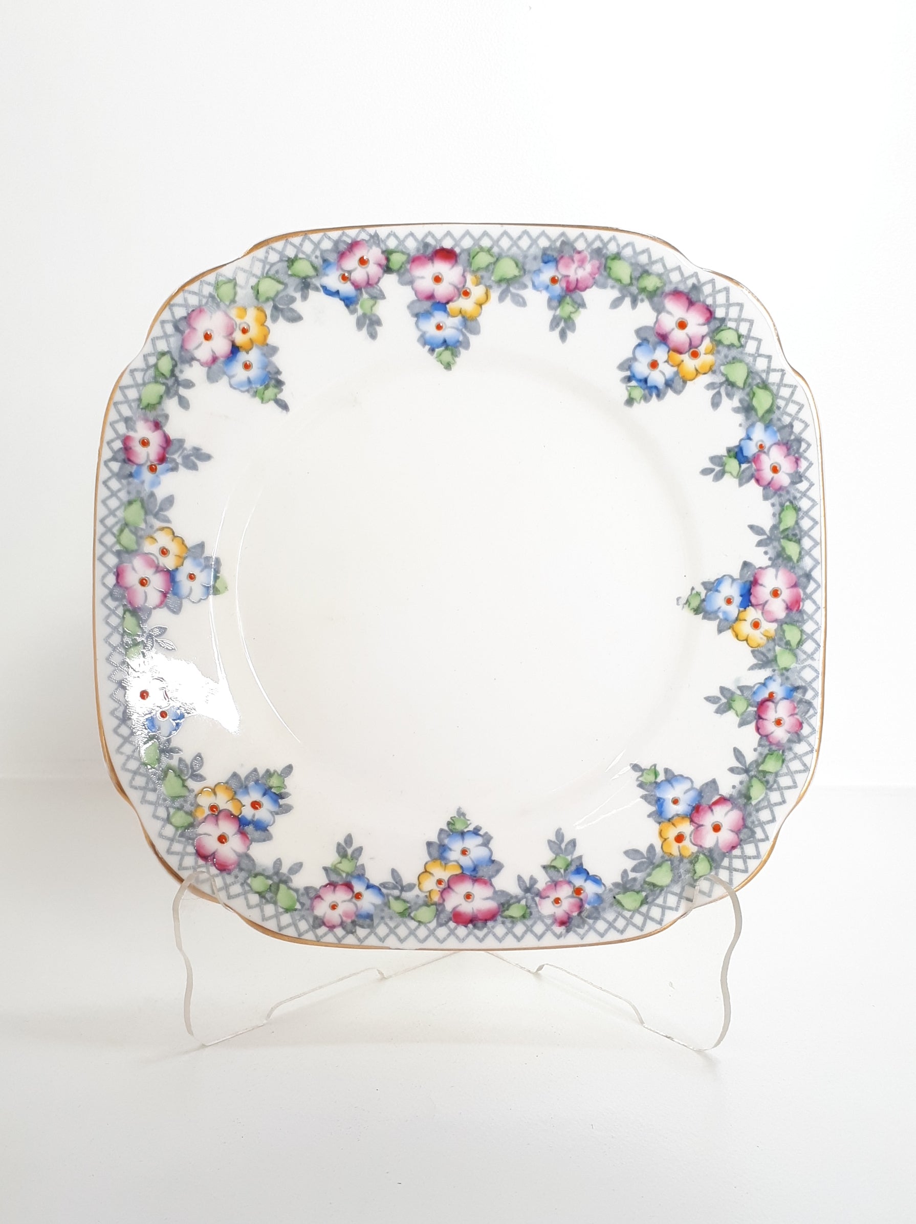 Vintage 1940’s Back Stamp Royal Albert “Trellis” (1546) Pattern Tea Plate – Countess Shape