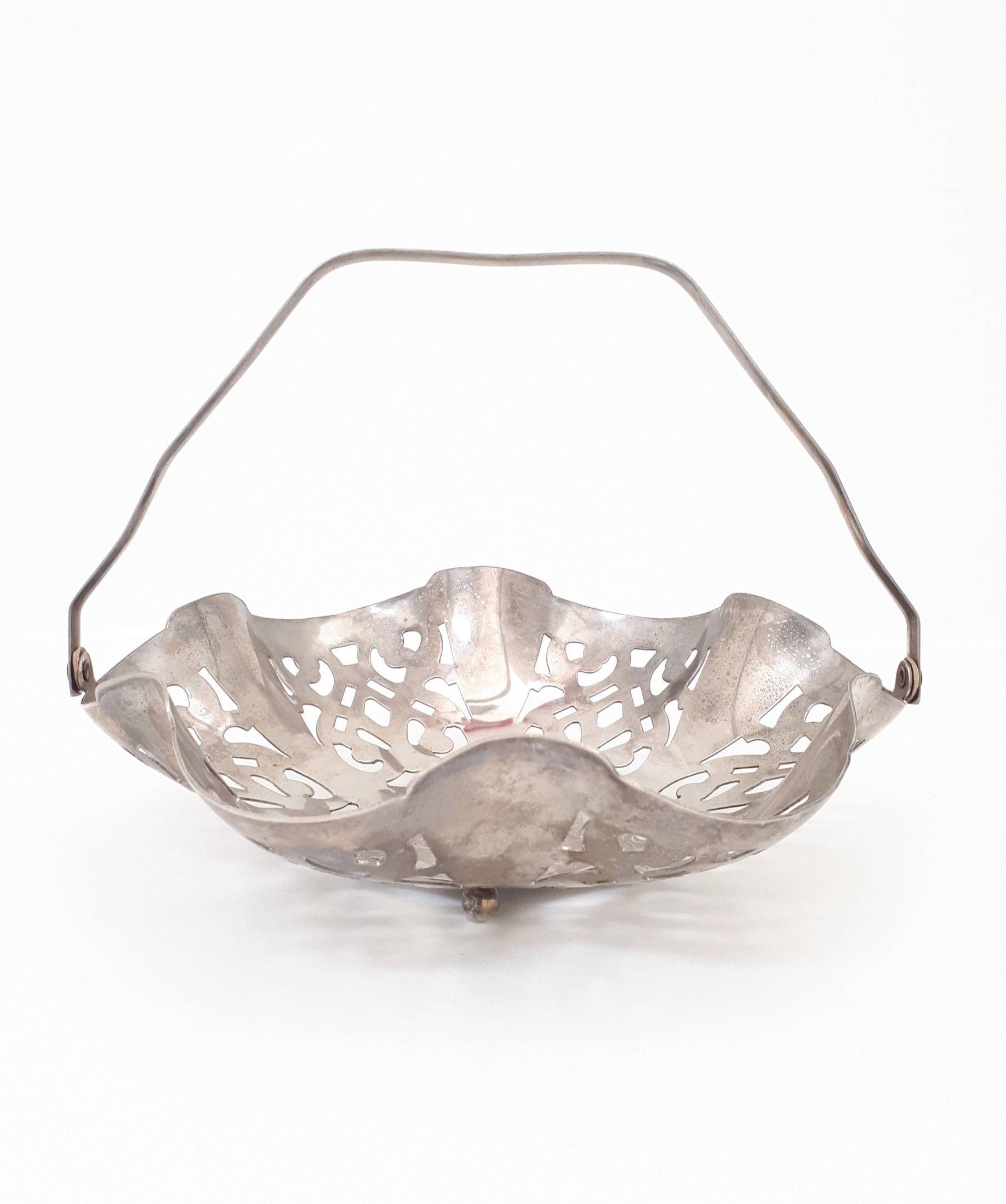 Silver Plated Elweco Presentation Dish With Swing Handle