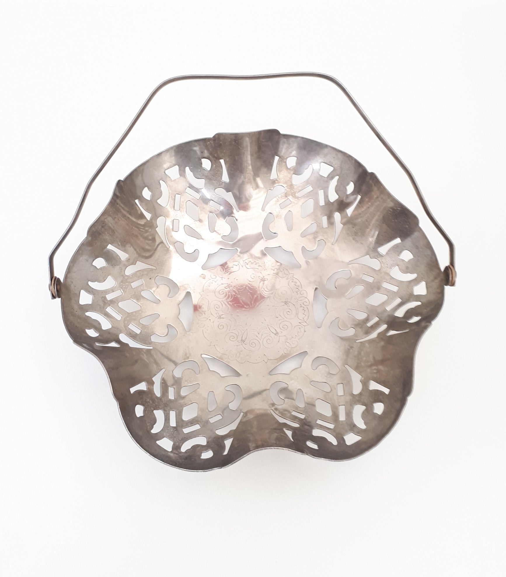 Silver Plated Elweco Presentation Dish With Swing Handle