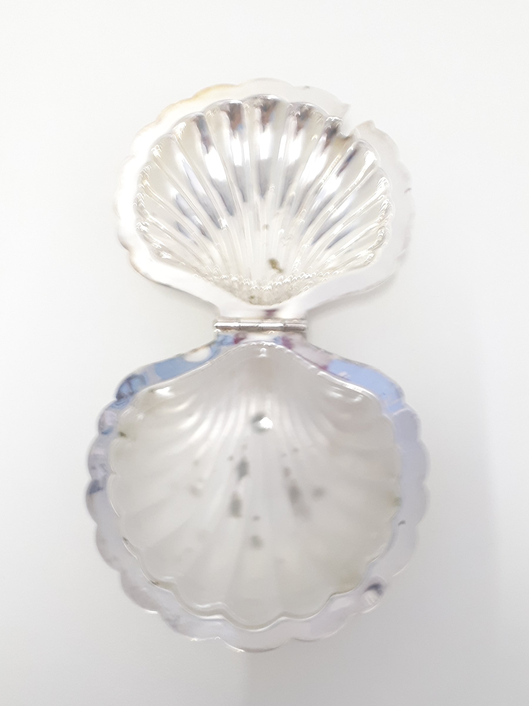 Vintage Silver Plated Shell Butter Dish With Frosted Glass Liner