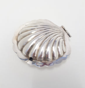 Vintage Silver Plated Shell Butter Dish With Frosted Glass Liner