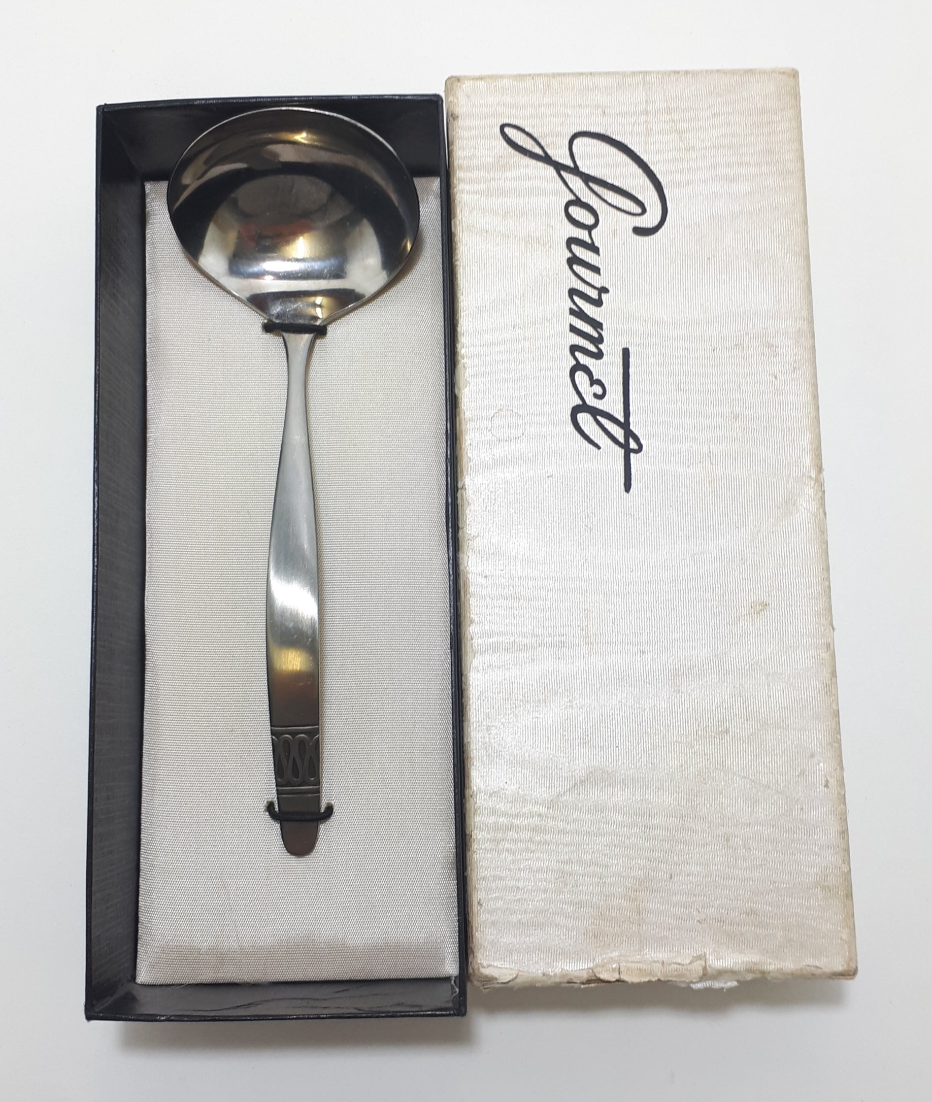 Vintage Boxed & Unused Stainless Steel Sauce / Gravy Ladle With Lynne Handle Design