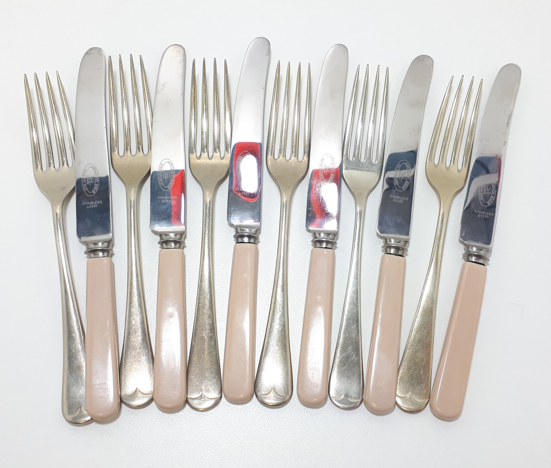 12 Piece Assembled Cutlery Set – 6 Atkinson Bros. Bakelite Knives & 6 Plated Forks From Different Cutlers