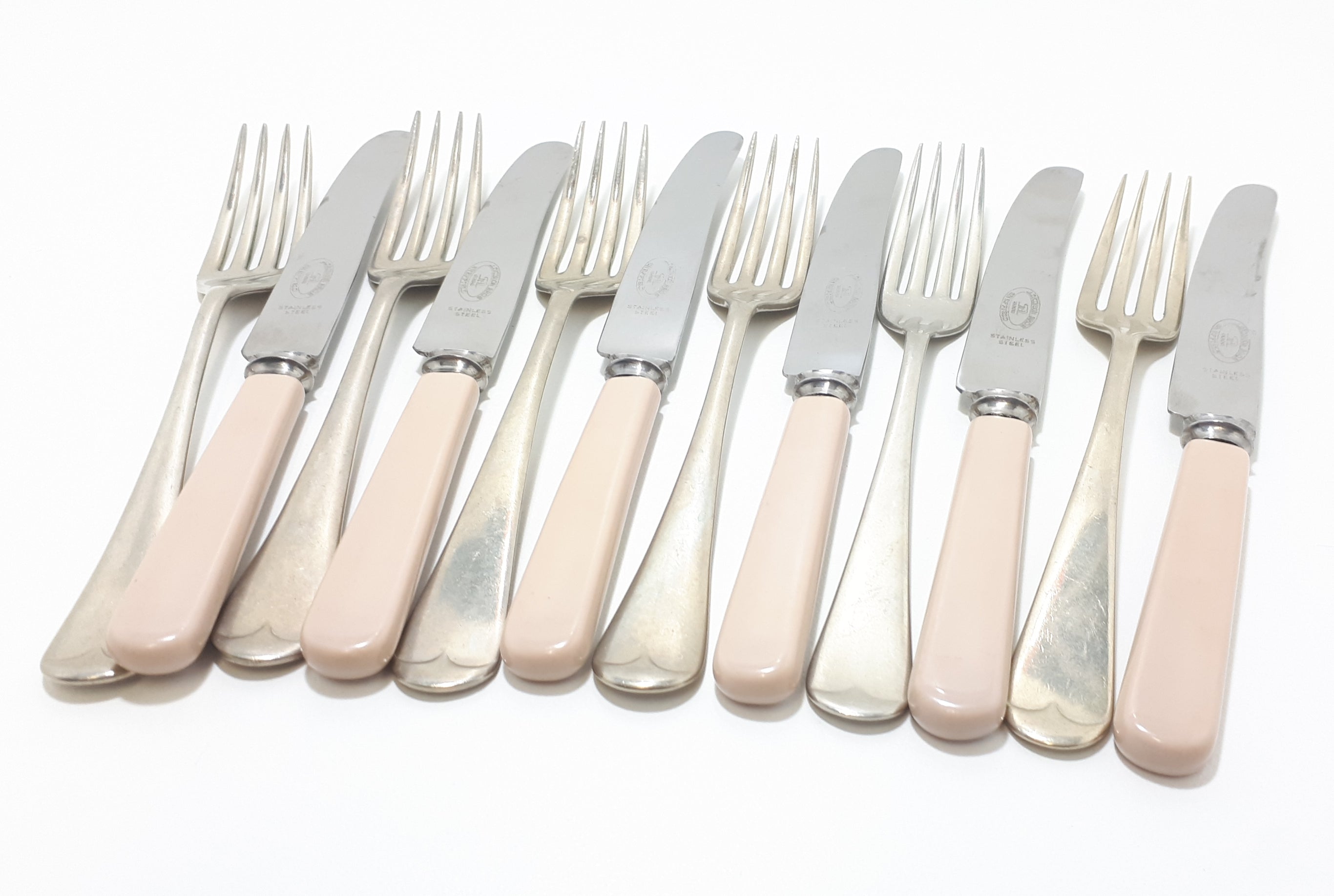 12 Piece Assembled Cutlery Set – 6 Atkinson Bros. Bakelite Knives & 6 Plated Forks From Different Cutlers