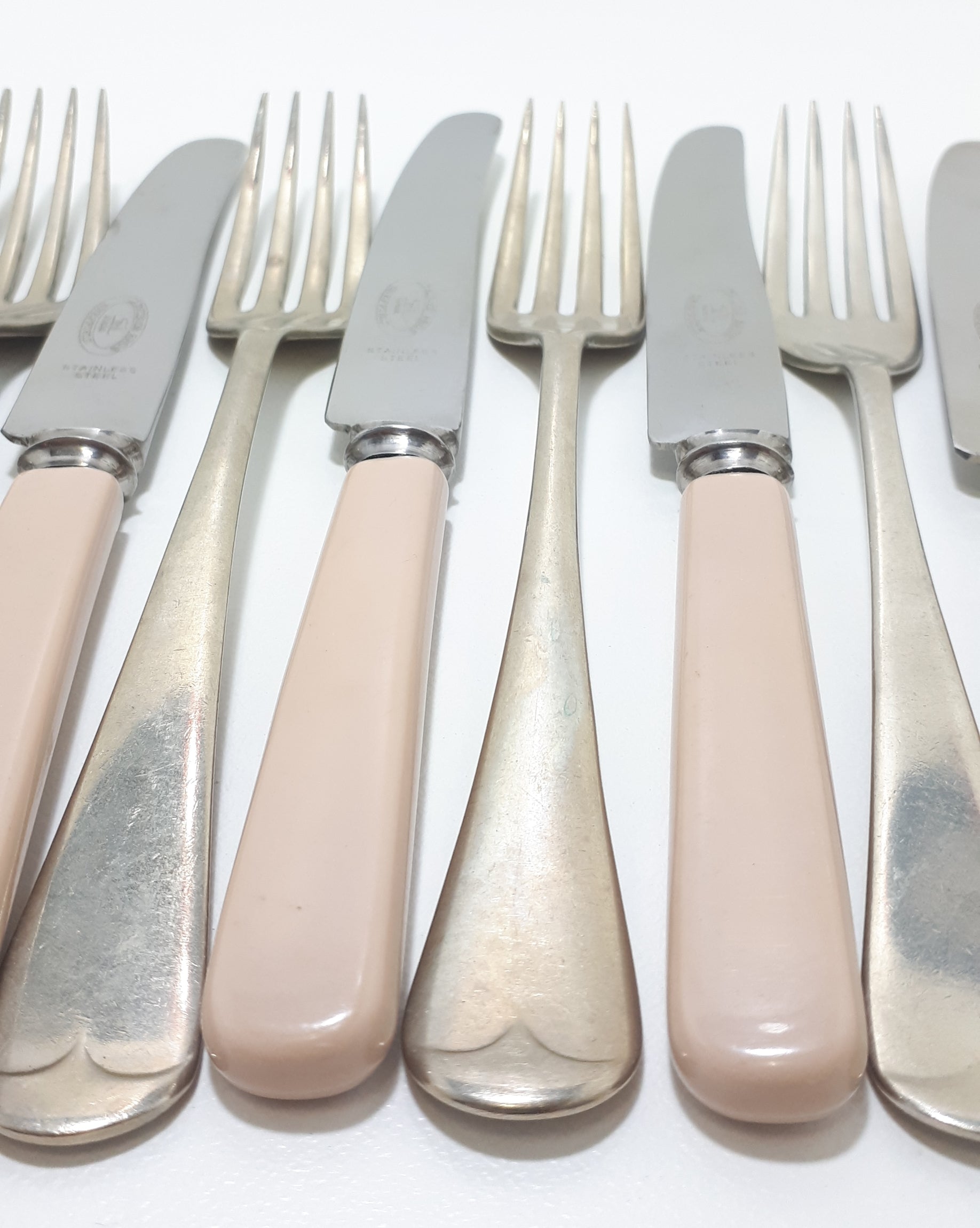 12 Piece Assembled Cutlery Set – 6 Atkinson Bros. Bakelite Knives & 6 Plated Forks From Different Cutlers