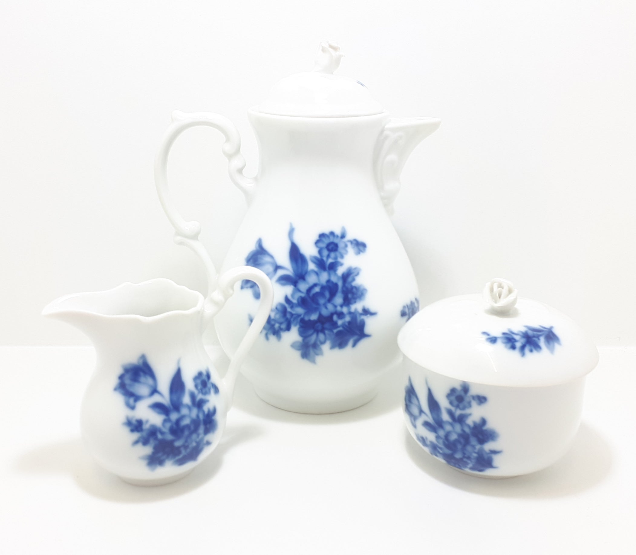 Czechoslovakian Flow Blue Dubí u Teplic (1945-1989) Tea Service Set – Tea Pot, Creamer & Lidded Sugar Bowl