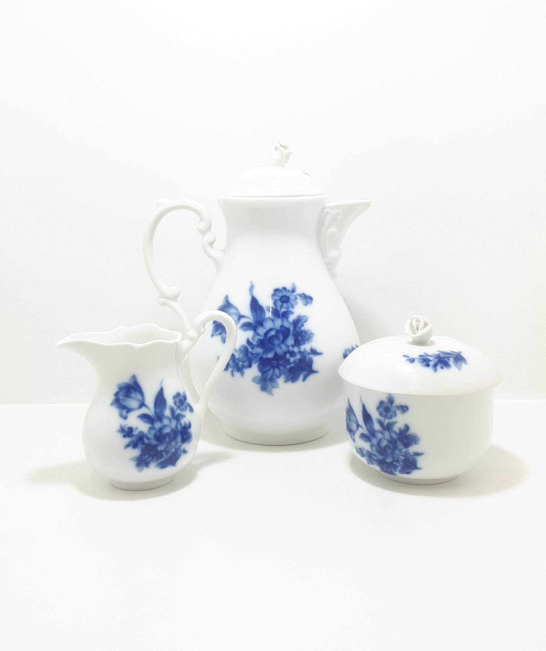 Czechoslovakian Flow Blue Dubí u Teplic (1945-1989) Tea Service Set – Tea Pot, Creamer & Lidded Sugar Bowl