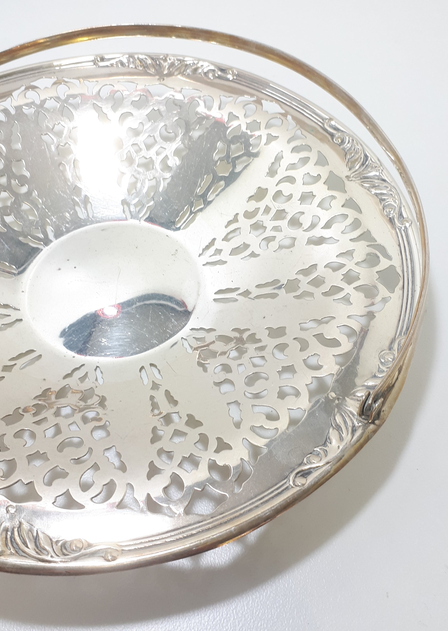 Yeoman EPNS Silver Plated Reticulated Pierced Metal Basket With Swing Handle