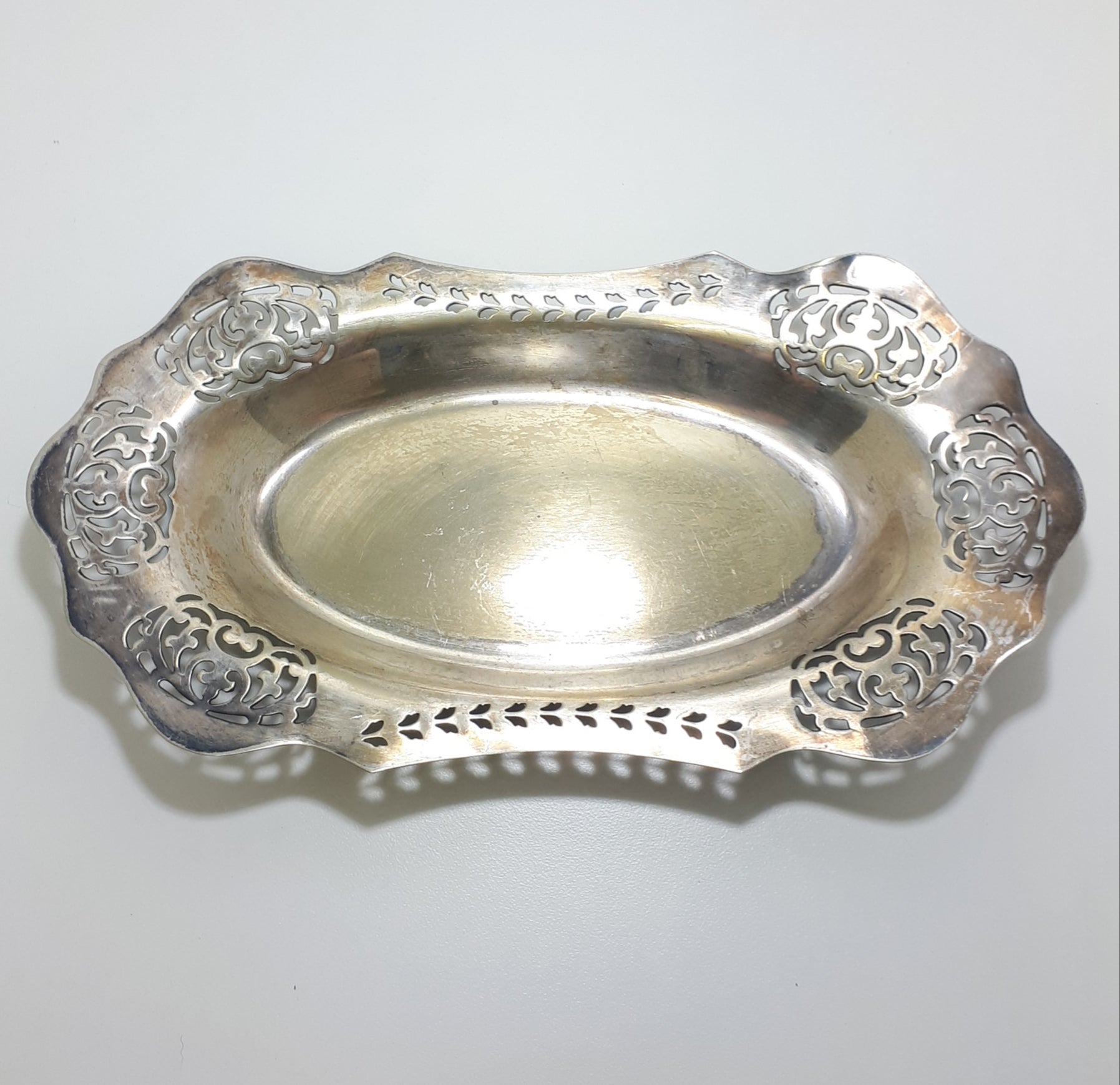 Vintage Silver Plated Reticulated Pierced Van Riebeeck Plate Presentation Dish