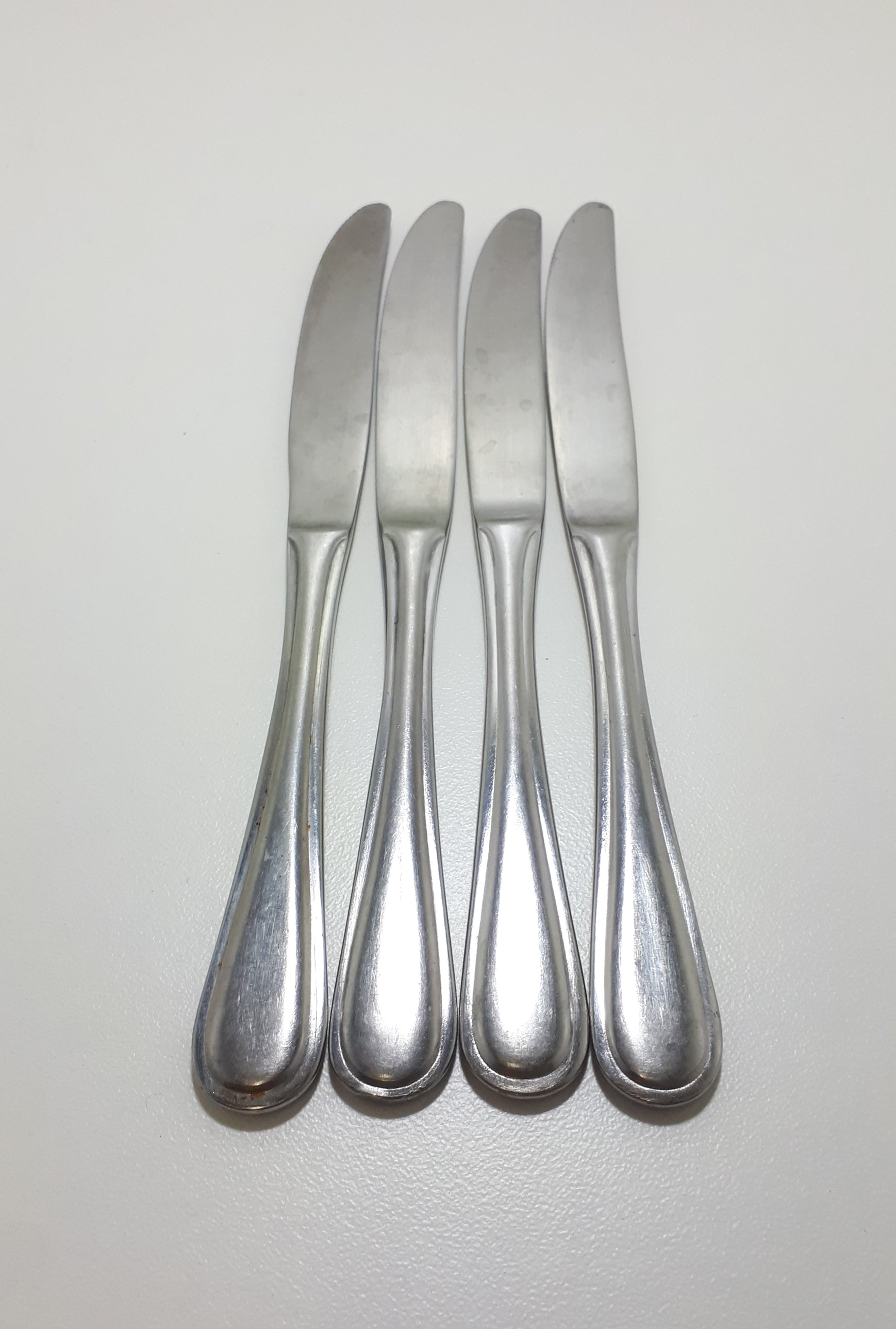 Set Of 4 Continental Edge Dinner Knives