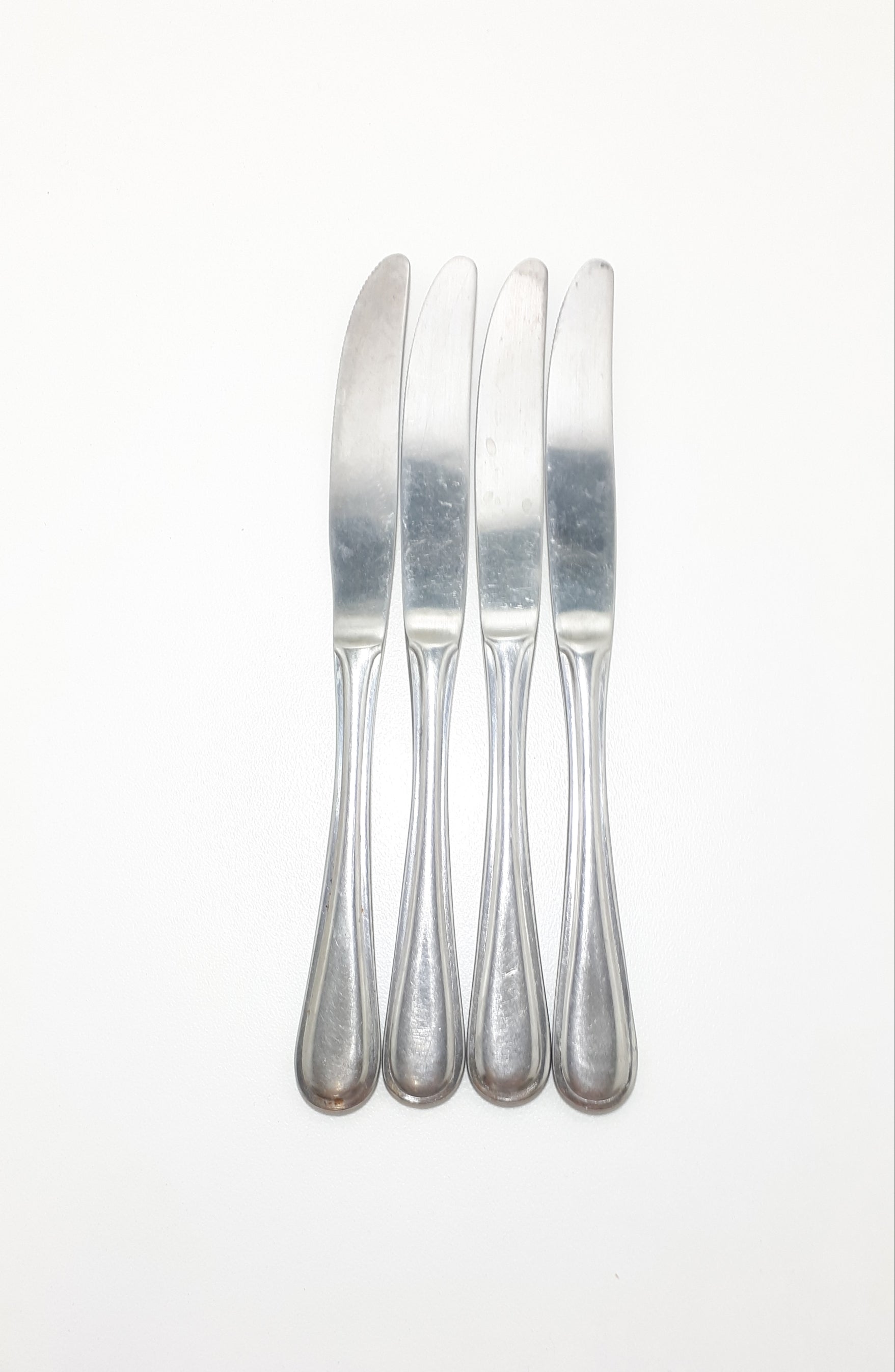 Set Of 4 Continental Edge Dinner Knives