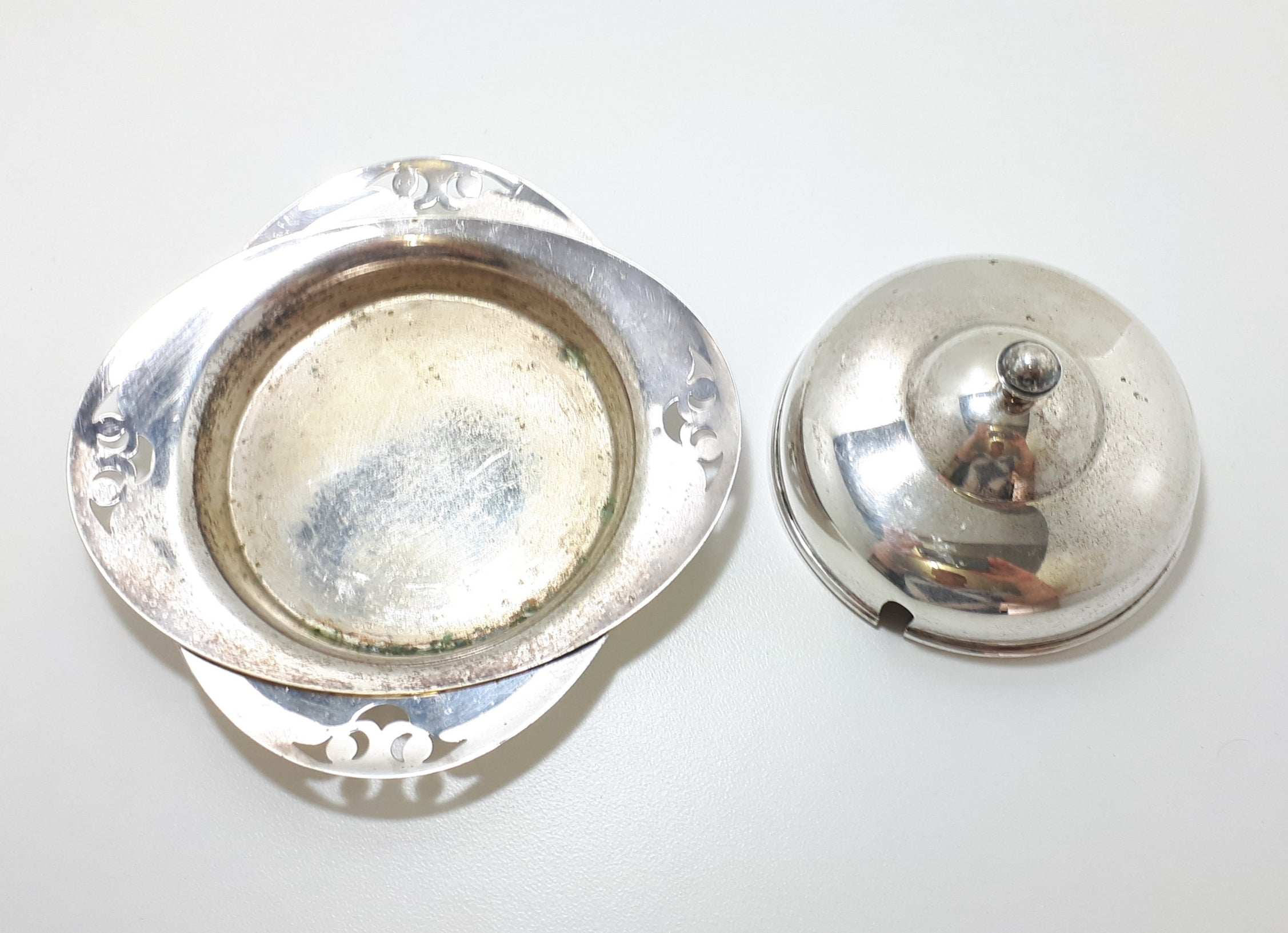 Unique Vintage 3 Piece Yeoman Plate Silver Plated Butter Dish