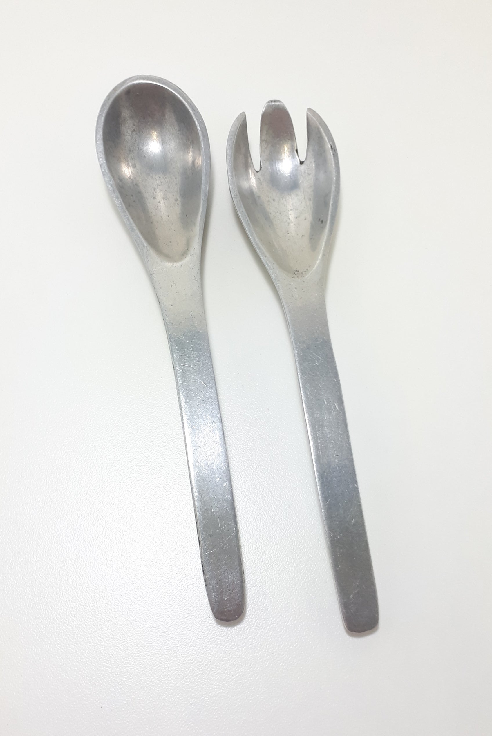 Contemporary Set Of Designer Salad Servers (Aluminium Like)