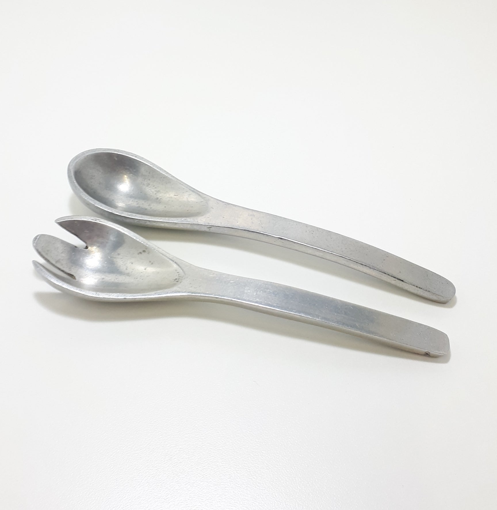 Contemporary Set Of Designer Salad Servers (Aluminium Like)