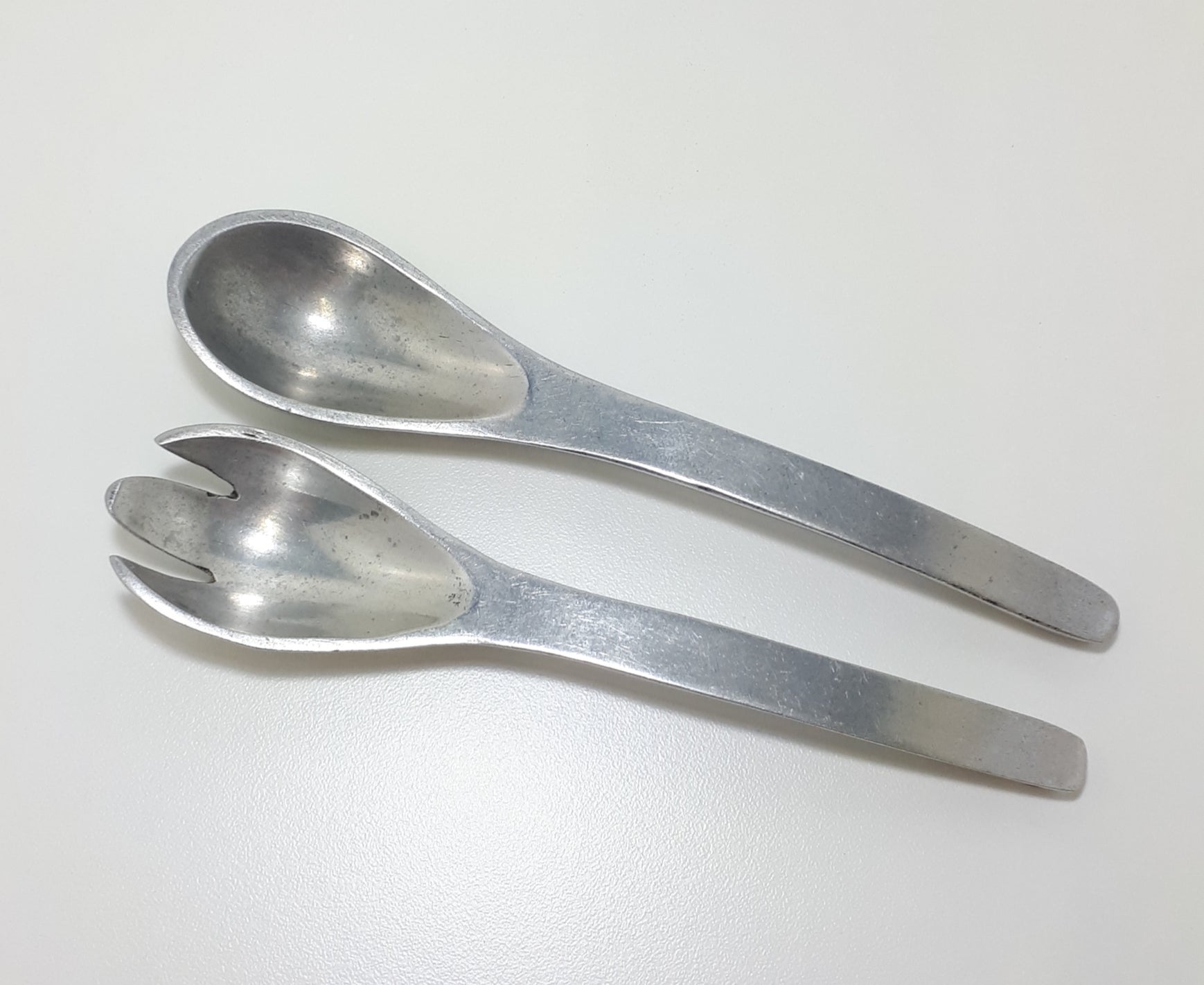 Contemporary Set Of Designer Salad Servers (Aluminium Like)