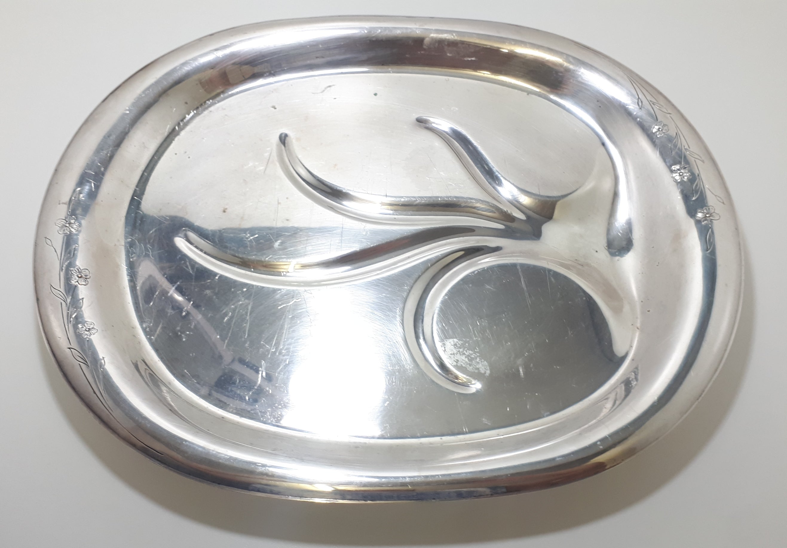 Large Vintage Oval Shaped & Scroll Footed Silver Plated Carving Tray With Drip Well