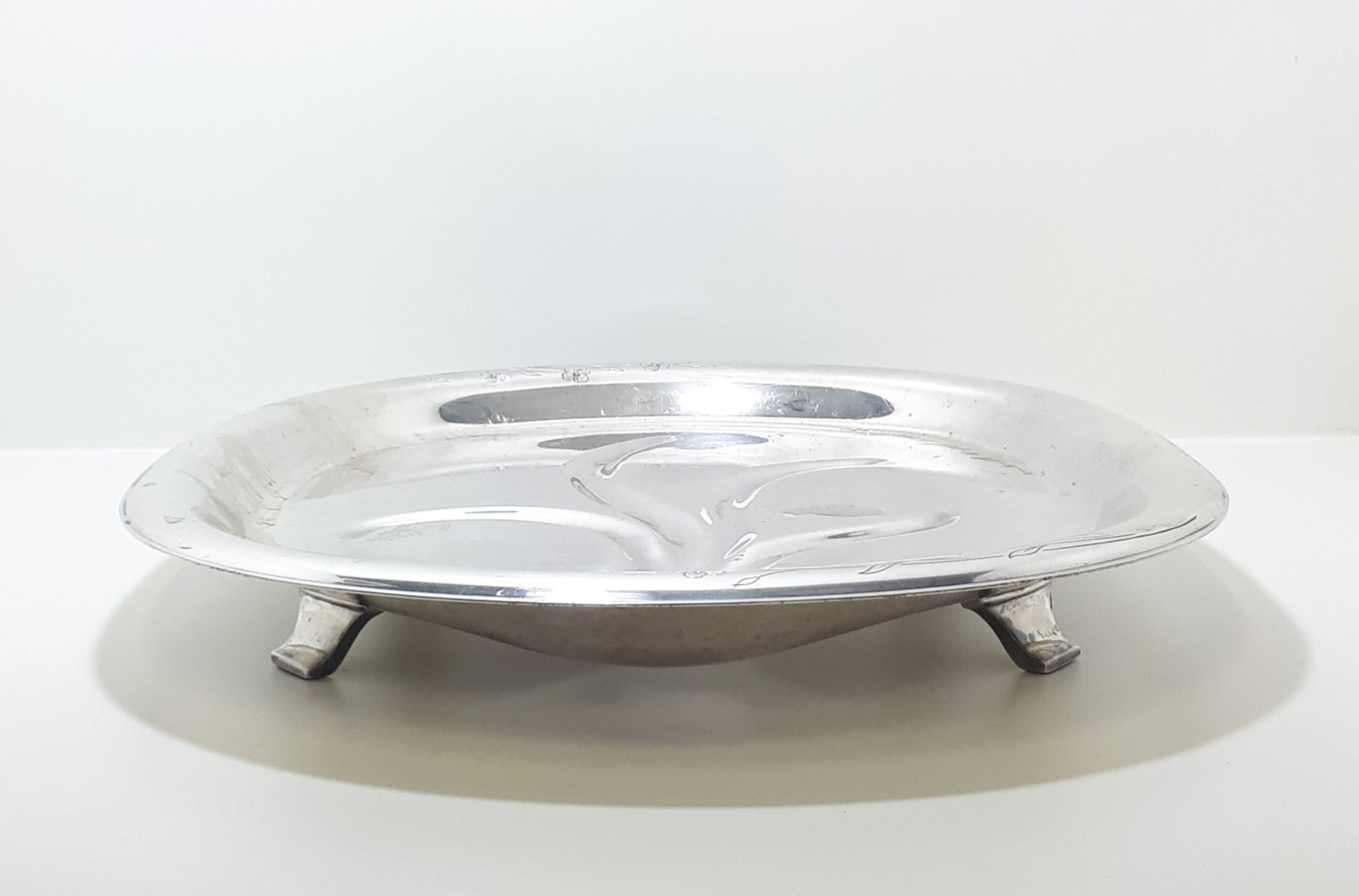 Large Vintage Oval Shaped & Scroll Footed Silver Plated Carving Tray With Drip Well