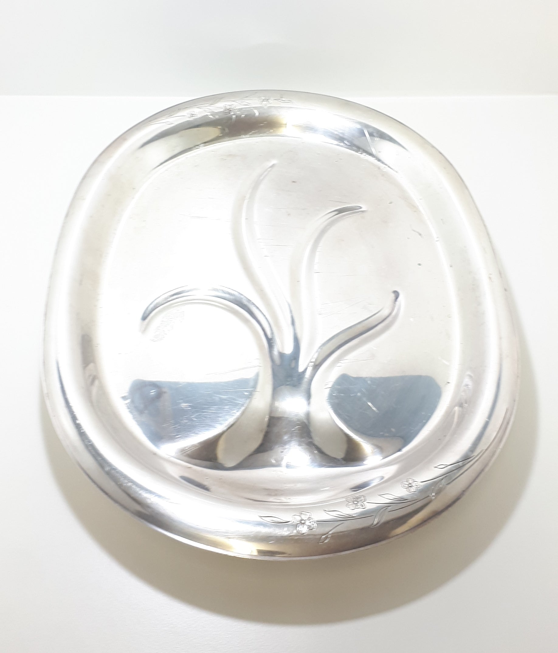 Large Vintage Oval Shaped & Scroll Footed Silver Plated Carving Tray With Drip Well