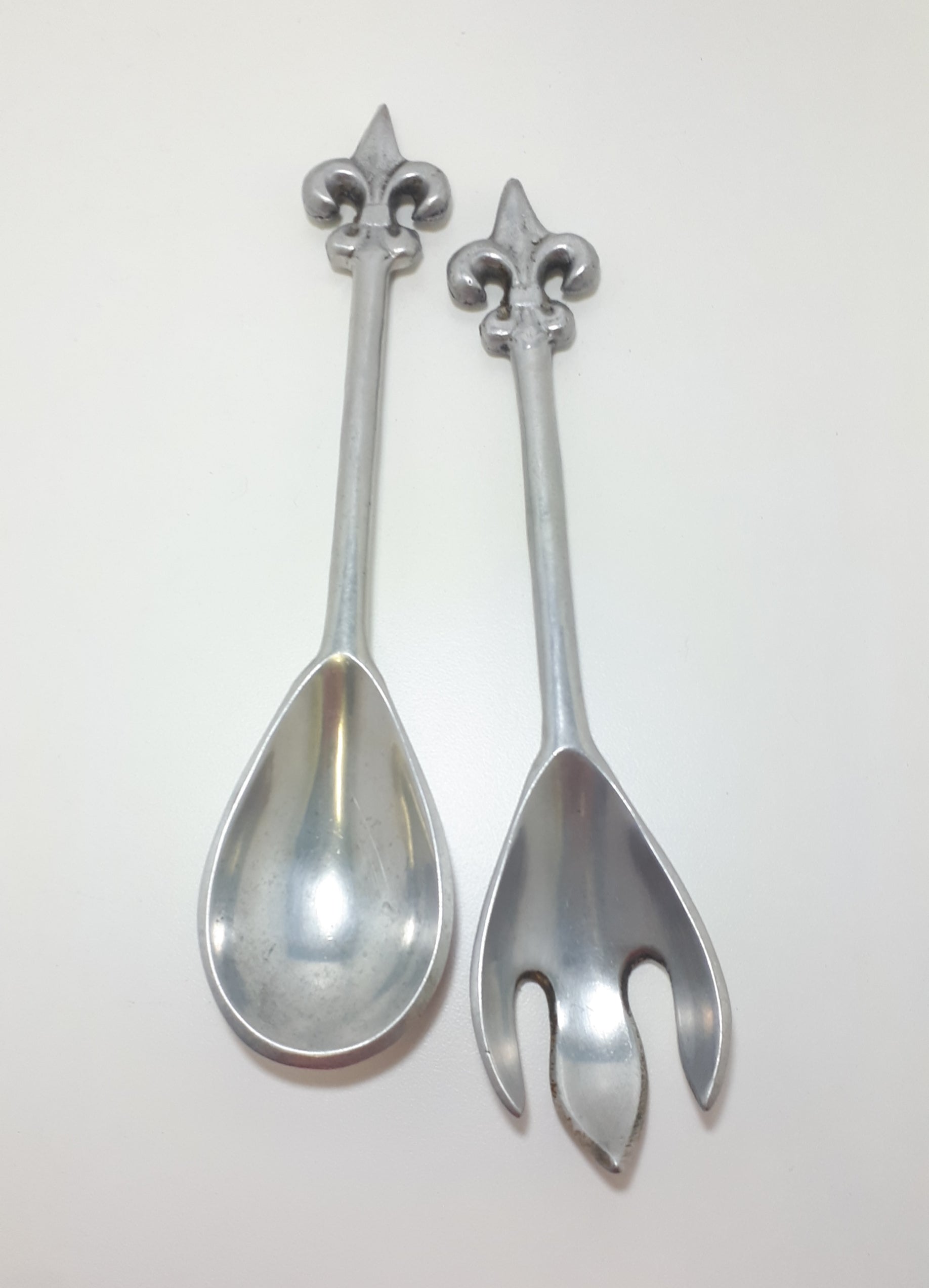 Aluminium Designer Salad Serving Set – Spoon & Fork With Fleur De Lis Handle Design