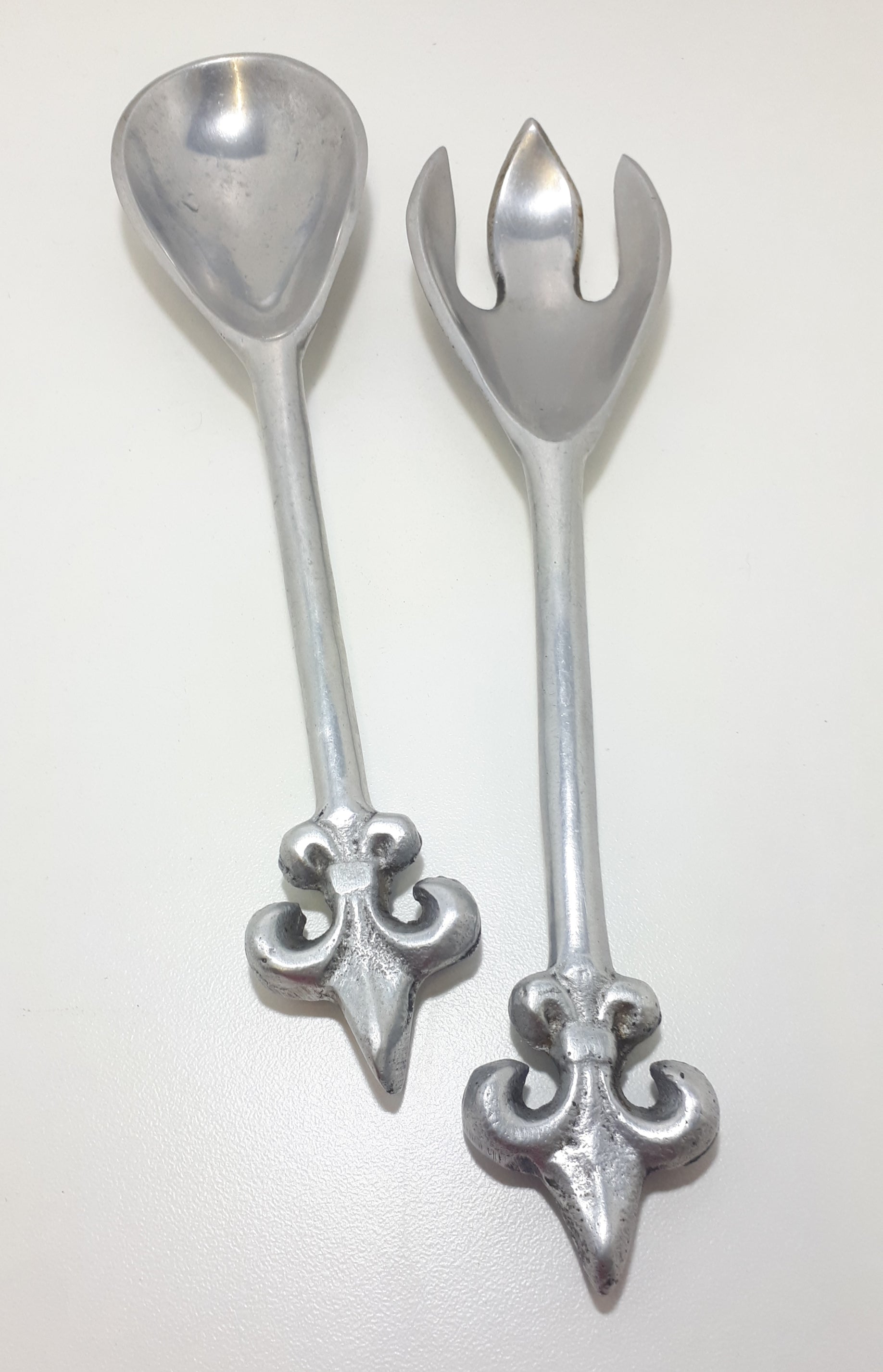 Aluminium Designer Salad Serving Set – Spoon & Fork With Fleur De Lis Handle Design