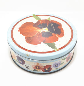 Collectable Vintage Biscuit Tin – Romantic Flowers