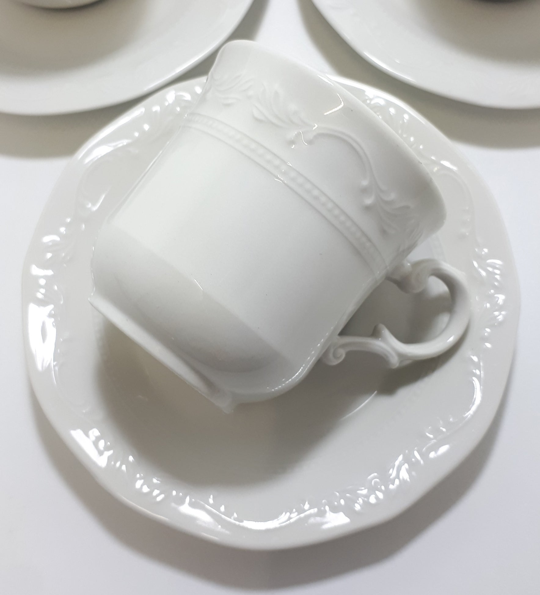 Vintage South African Set Of 6 White Huguenot Royale Cups & Saucers