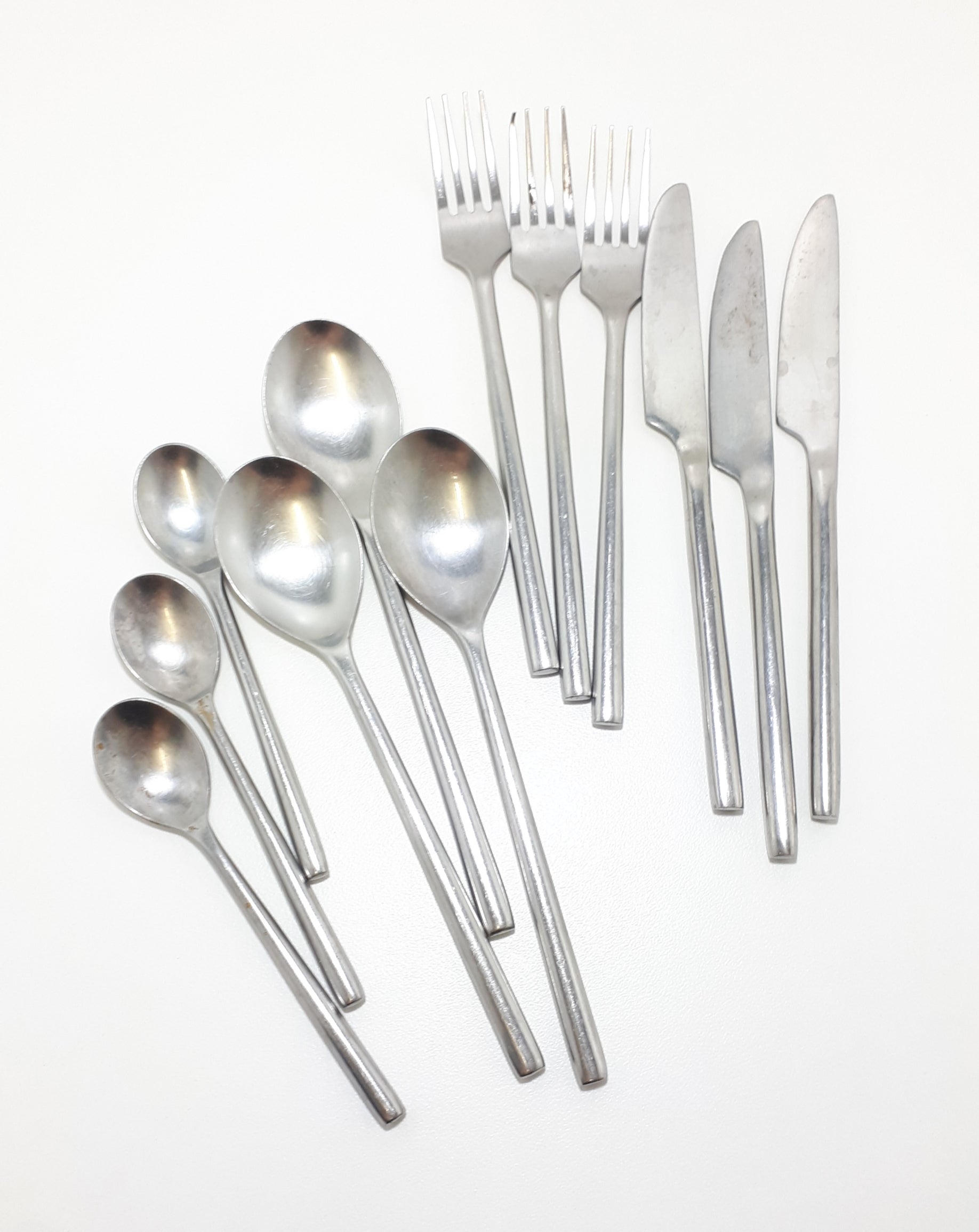 12 Piece Part Stainless Steel Cutlery Set – Modernist Style