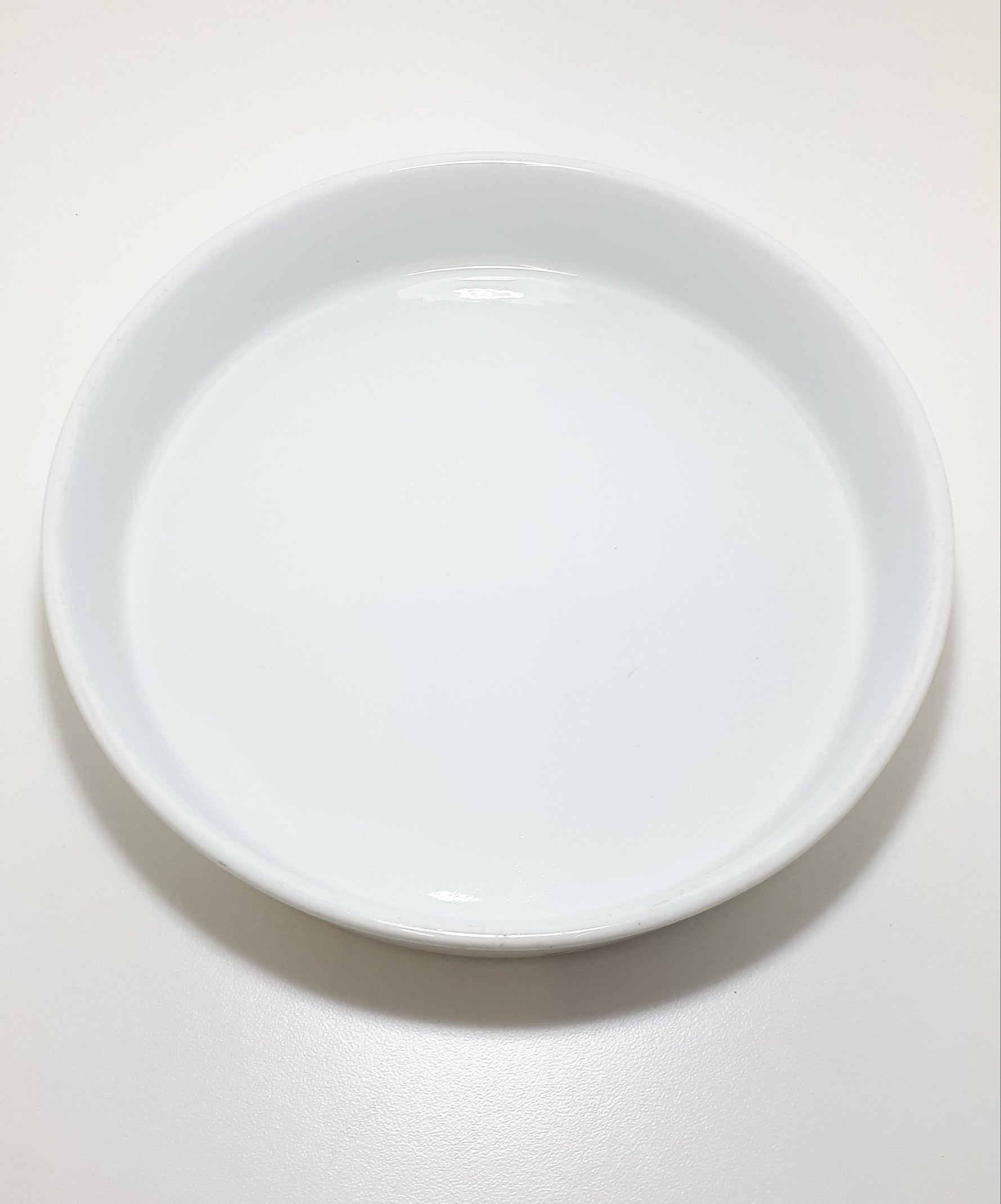 Contemporary White Ceramic Kitchen Confidential Baking Dish / Pie Dish