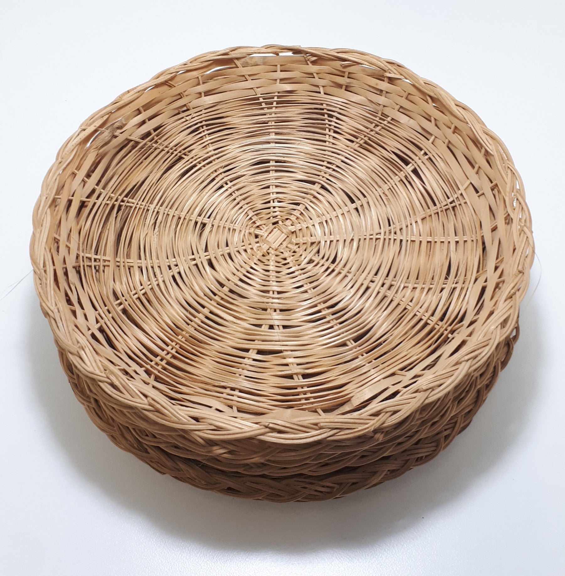 Vintage Set Of 8 Wicker Craft Under Plates