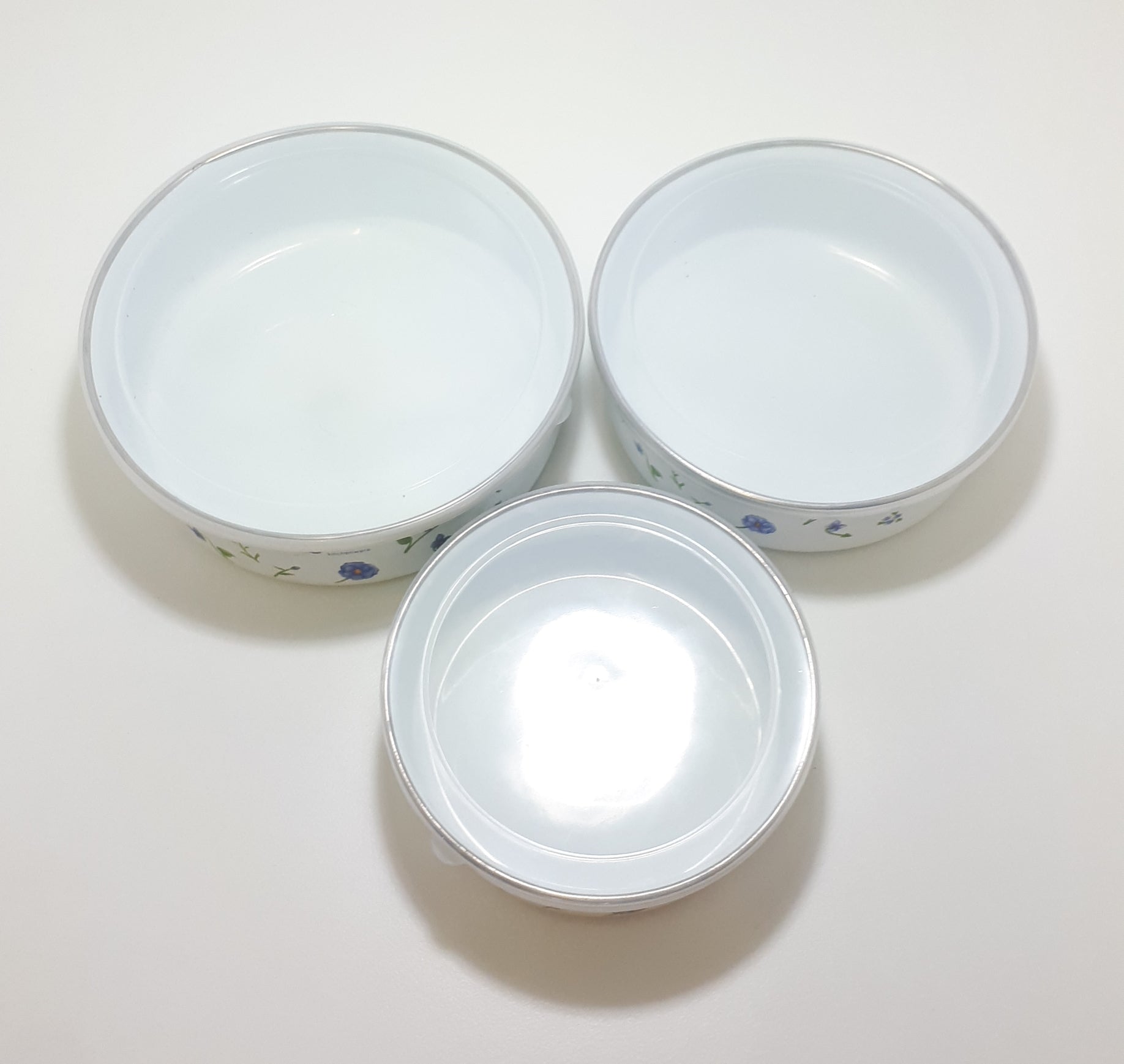 Contemporary Enamel Storage Bowl Set With Plastic Lids