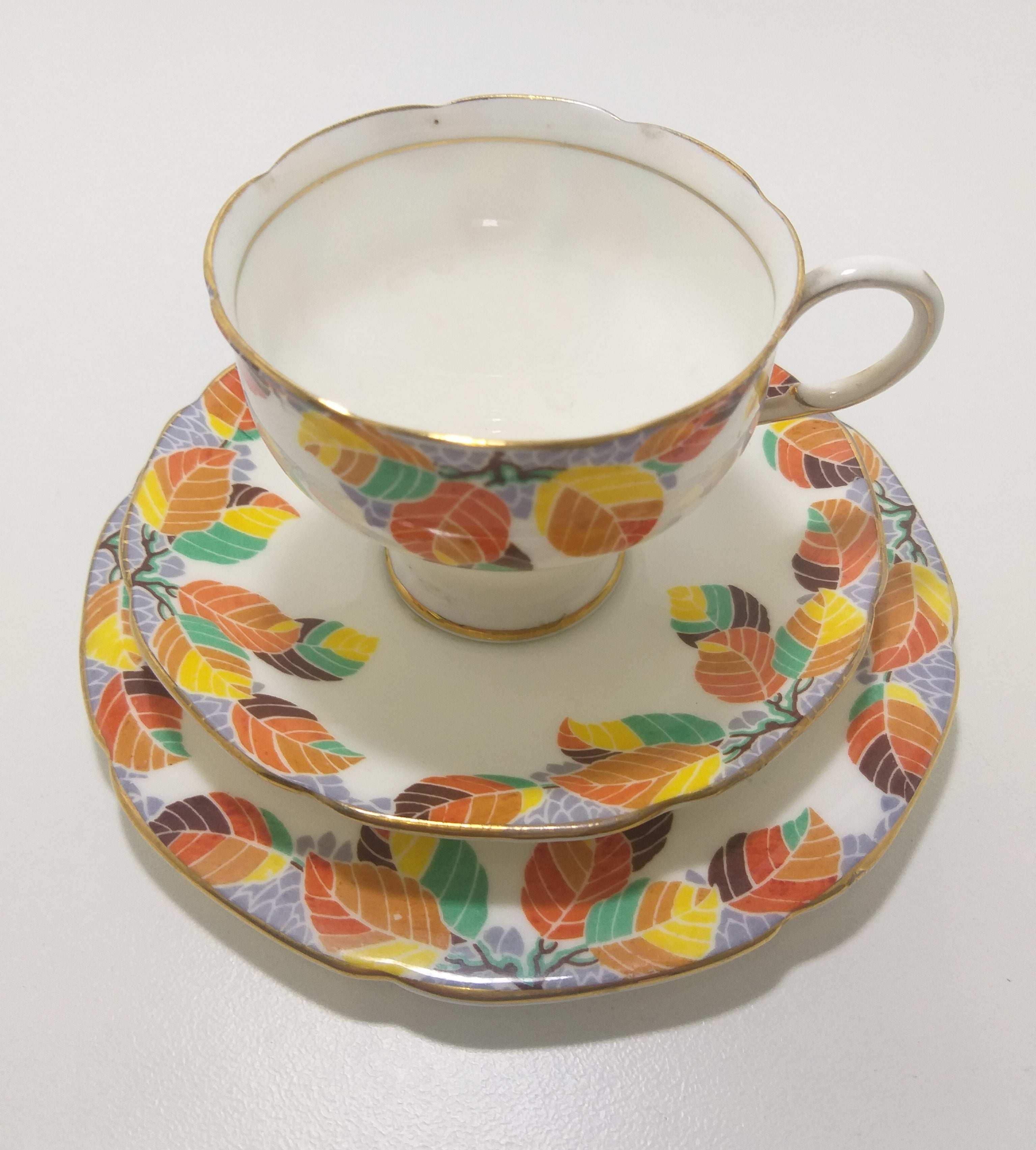 Exquisite Vintage Paragon China Tea Trio – Pattern No. X3167 (Untraceable)