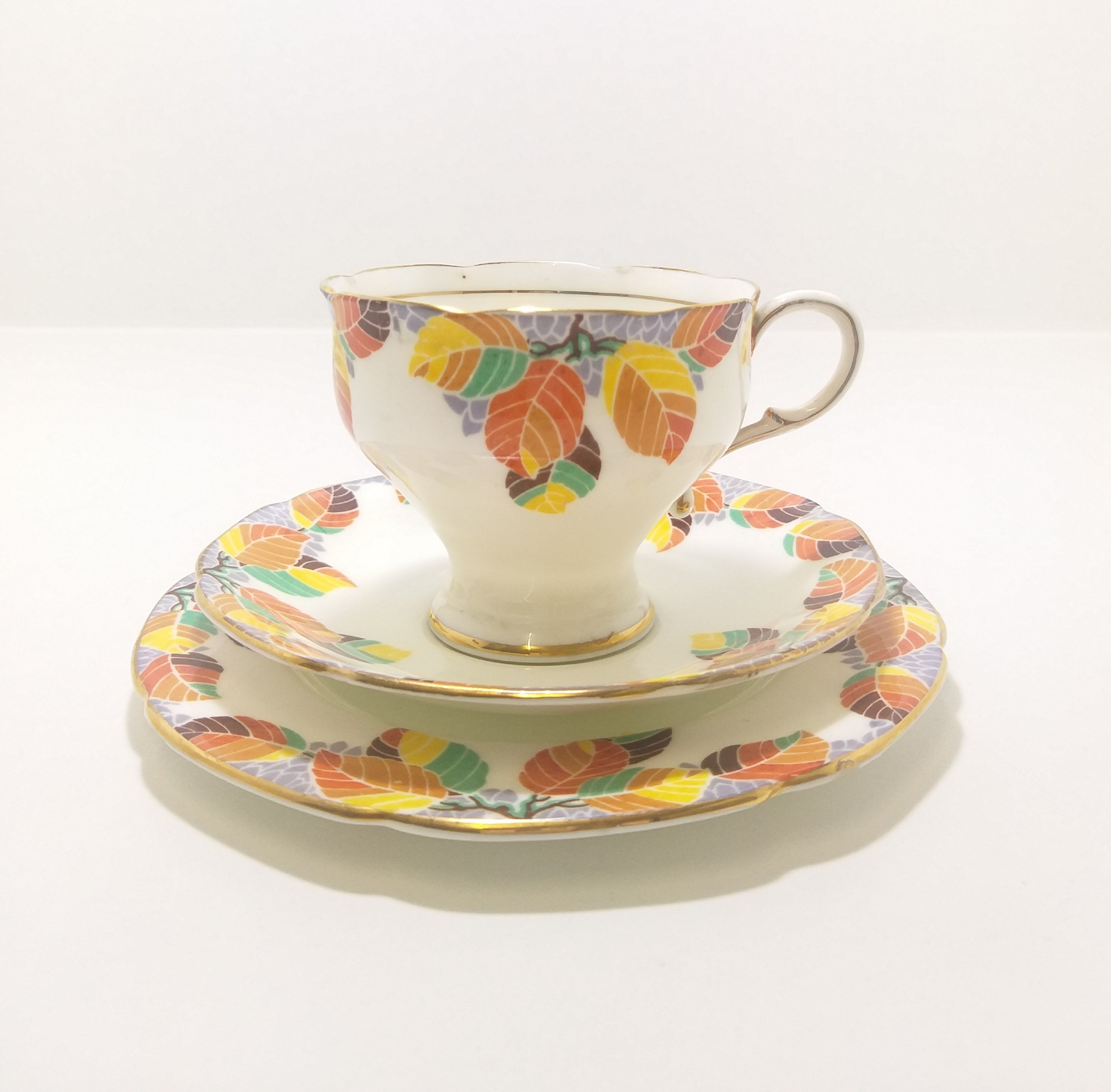 Exquisite Vintage Paragon China Tea Trio – Pattern No. X3167 (Untraceable)