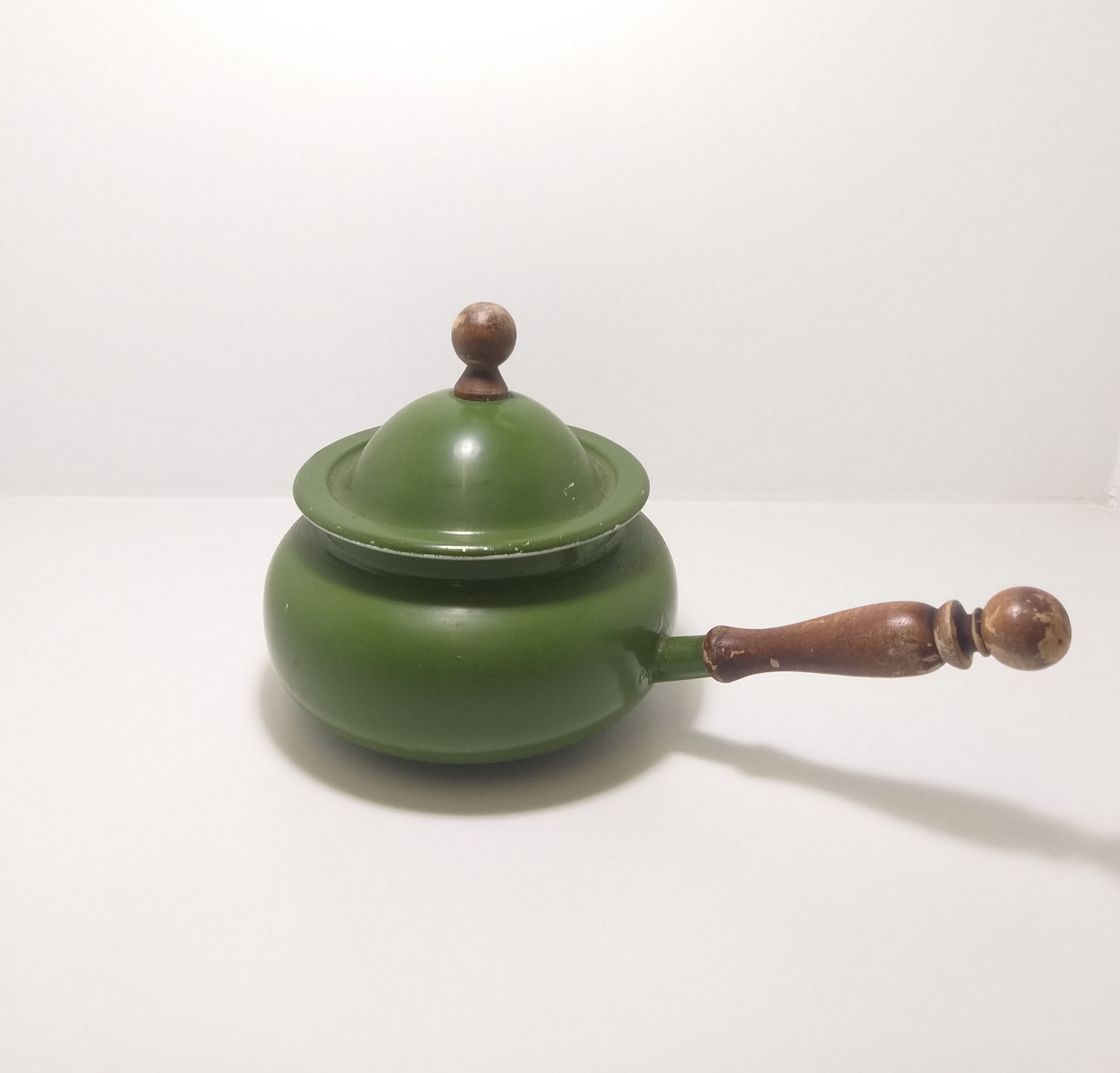 Vintage 1950-1960’s Olive Green Aluminium Fondue Pot With Wood Handle & Lid Finial