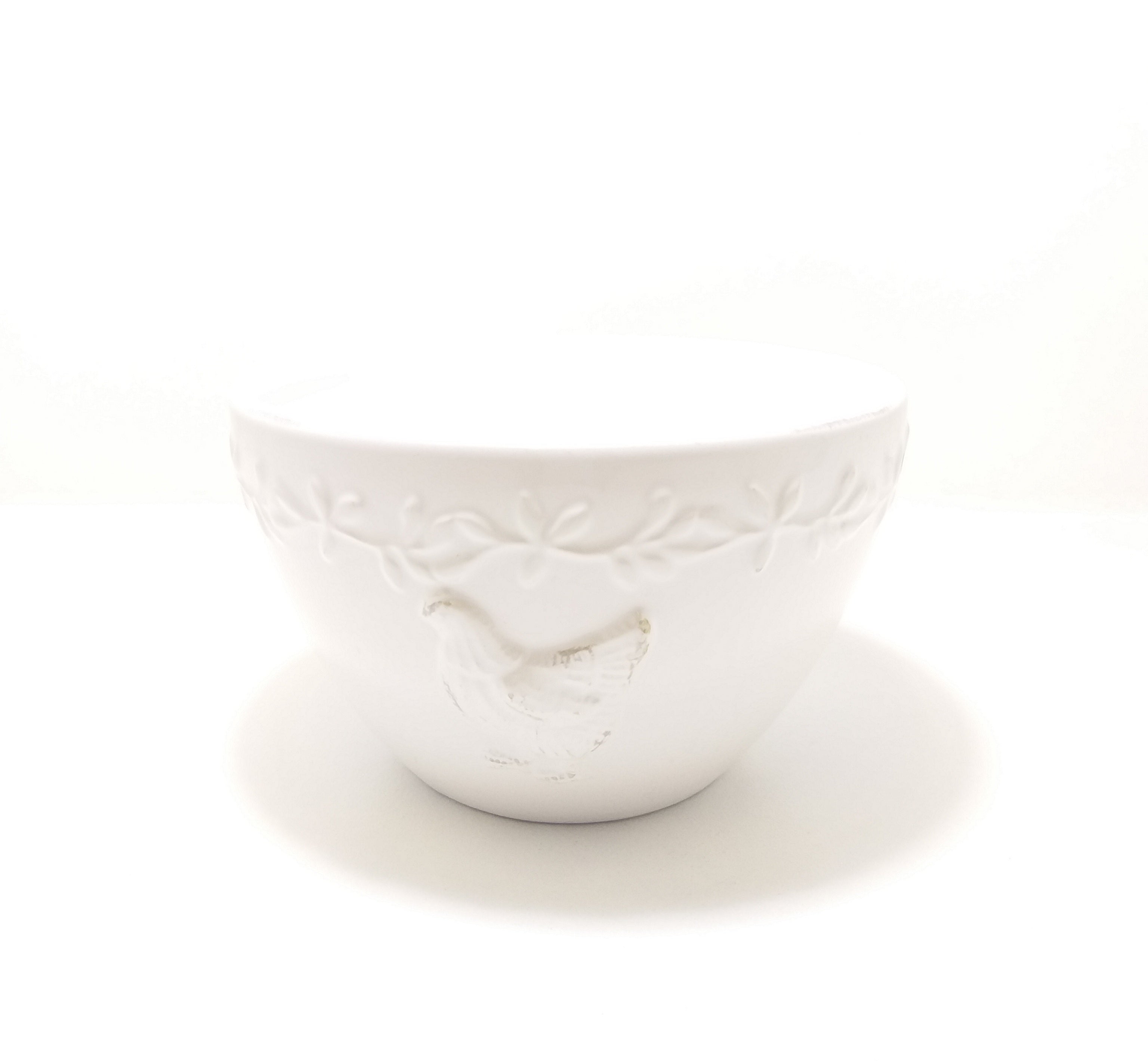 White Country House Bowl With Embossed Flower & Chicken Detail
