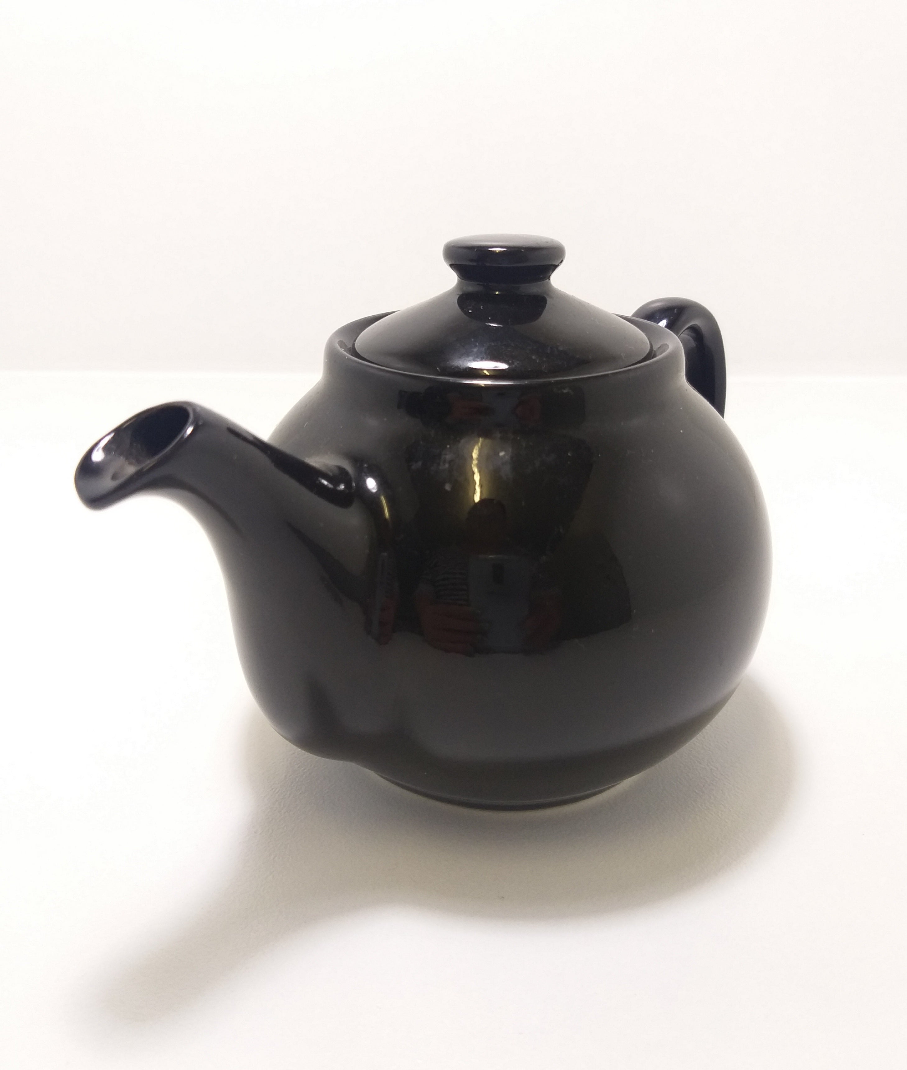 Glossy Black Tea-For-One Tea Pot
