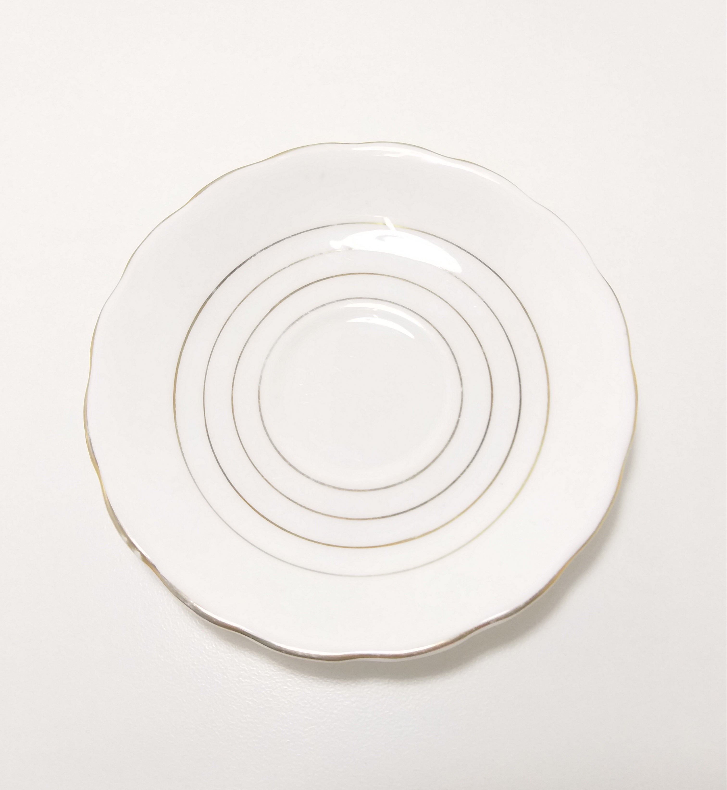 Vintage 1913-1953 Royal Vale White & Gold Bone China Saucer – Pattern 6076