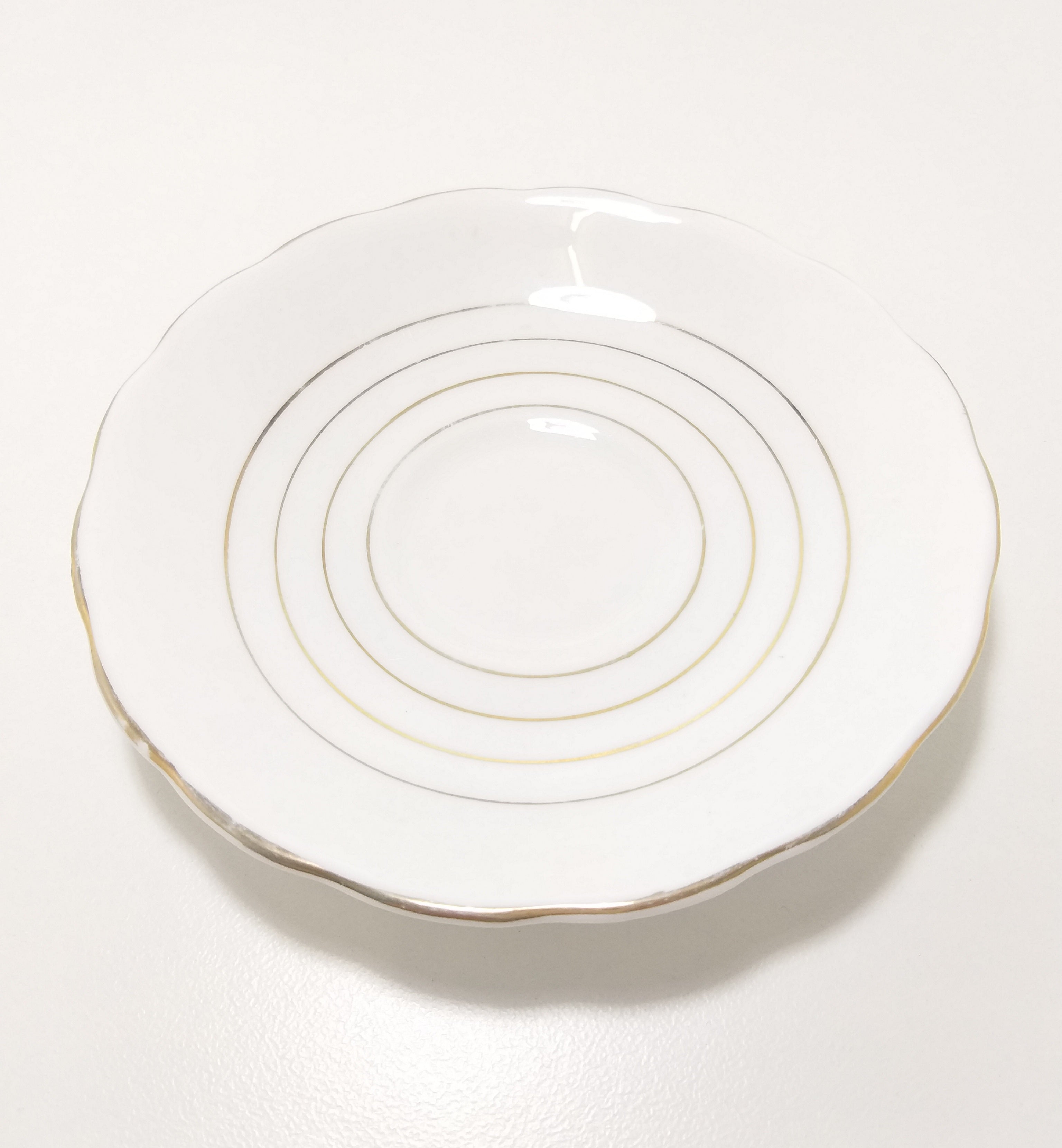 Vintage 1913-1953 Royal Vale White & Gold Bone China Saucer – Pattern 6076