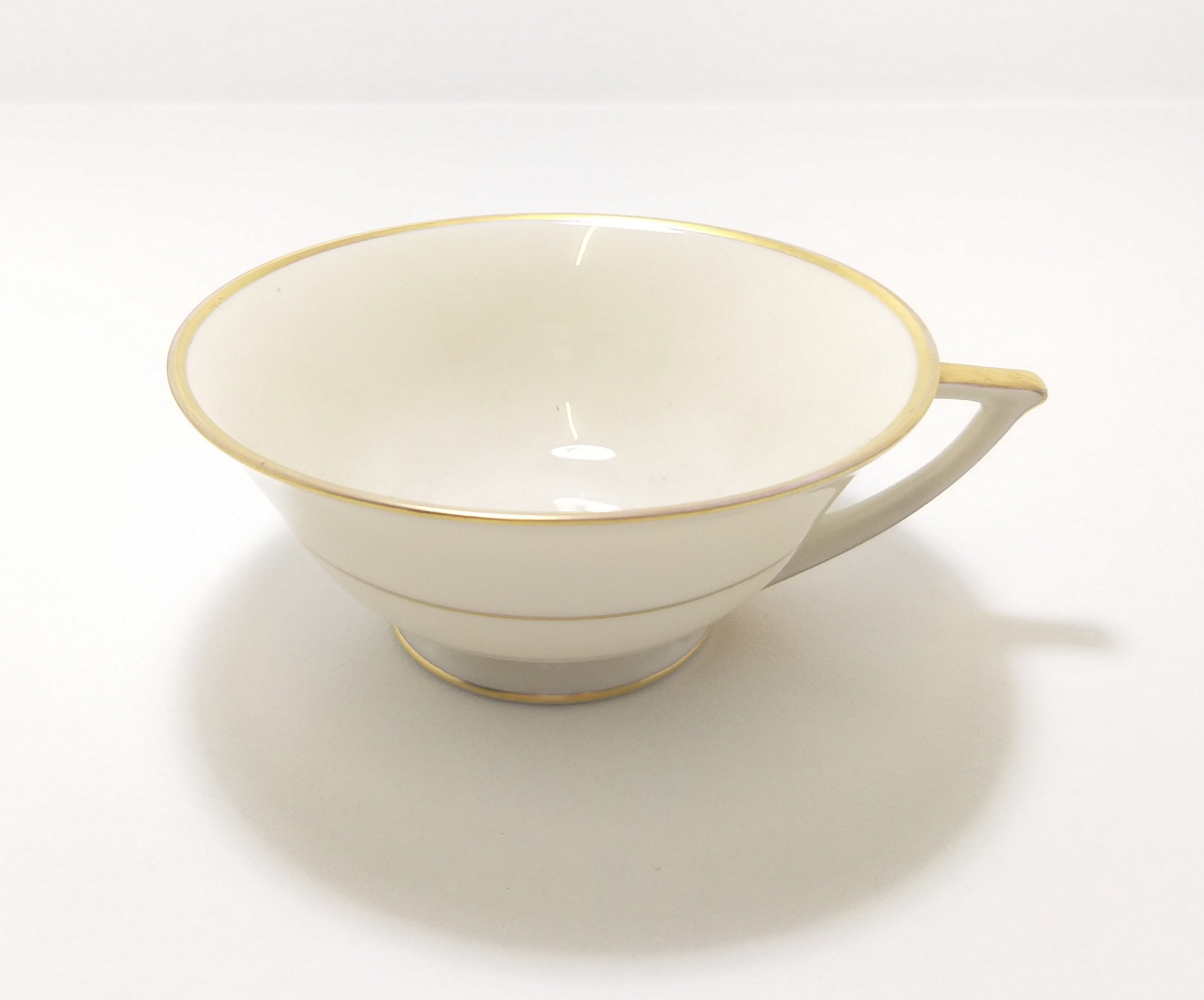 Antique (Early 1900’s) Fine Porcelain Art Deco Styled Wide Rim Tea Cup – Fischer & Mieg, Pirkenhammer