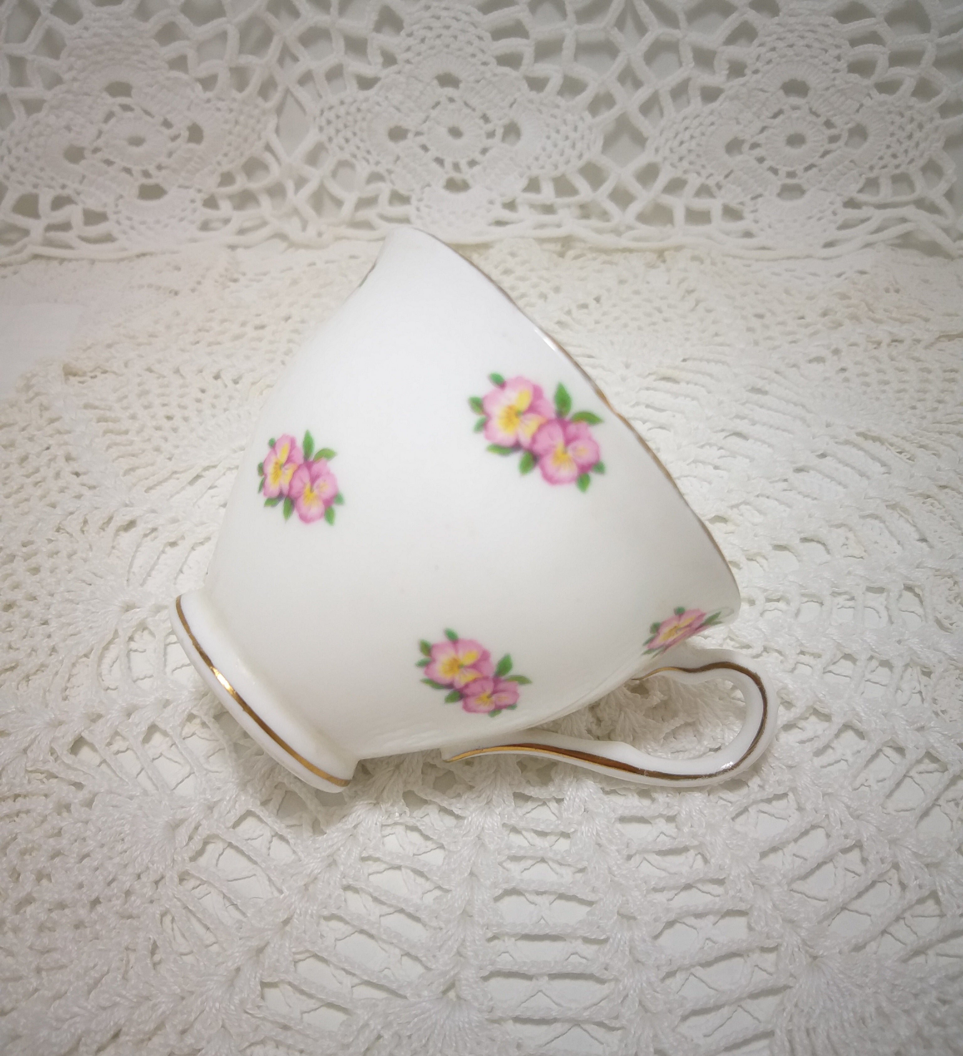 Vintage (1945-1948) Colclough Bone China Tea Cup