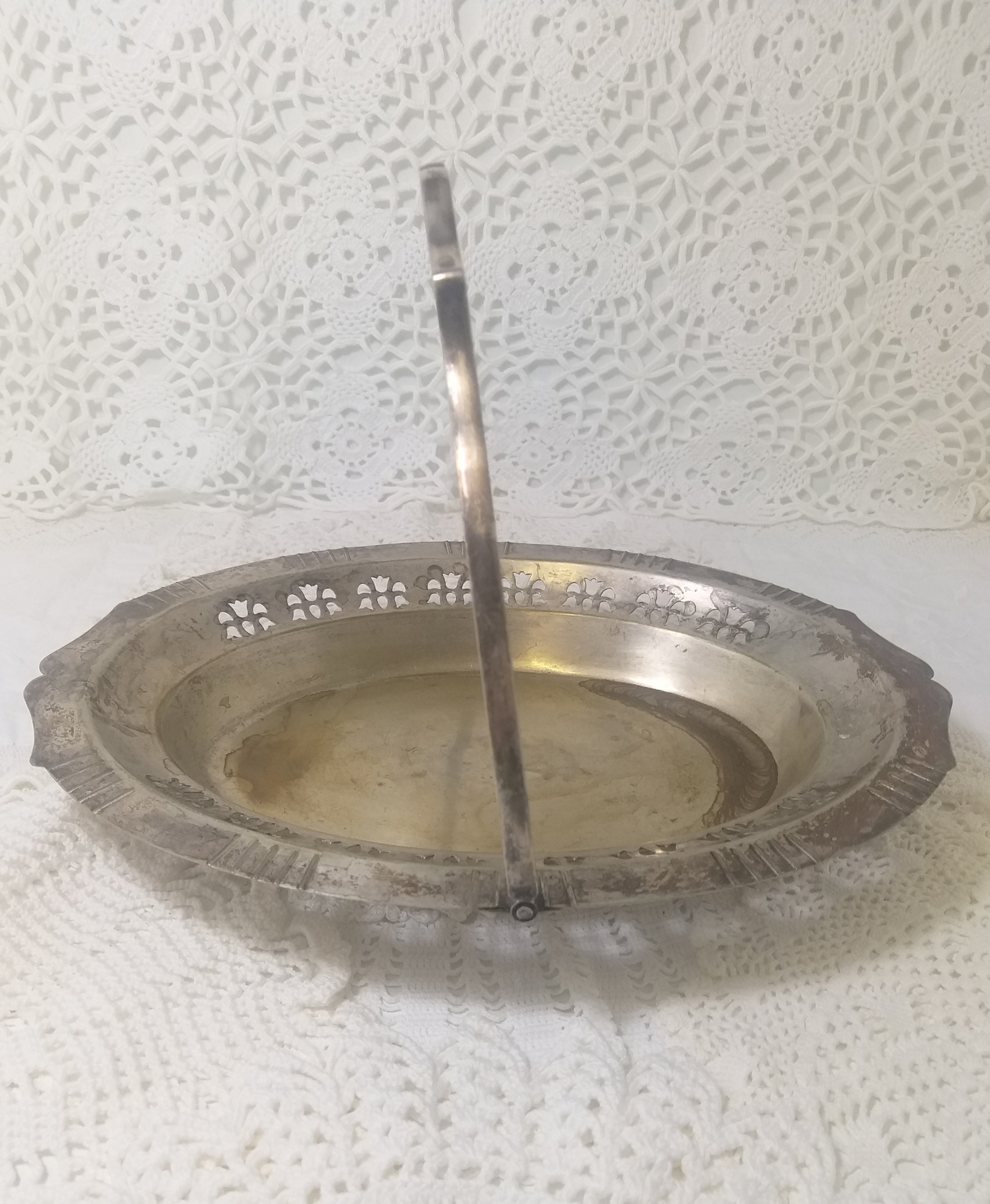 Vintage Silver Plated Yeoman Pierced Metal Display Basket With Swing Handle