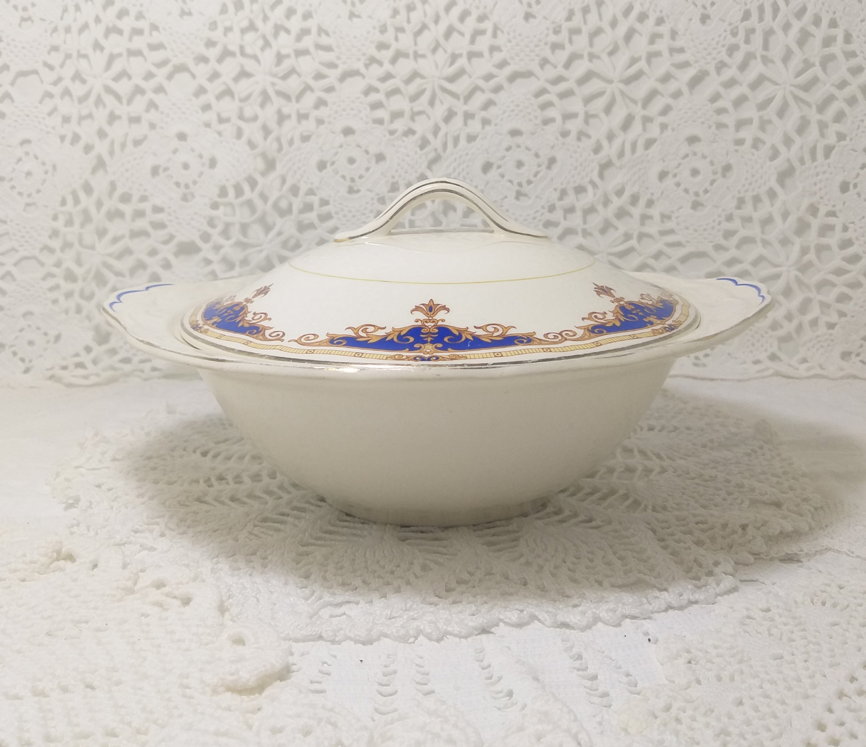 1936-1954 Vintage W.H. Grindley Cream Petal Porcelain Lidded Vegetable Tureen – Janique Pattern